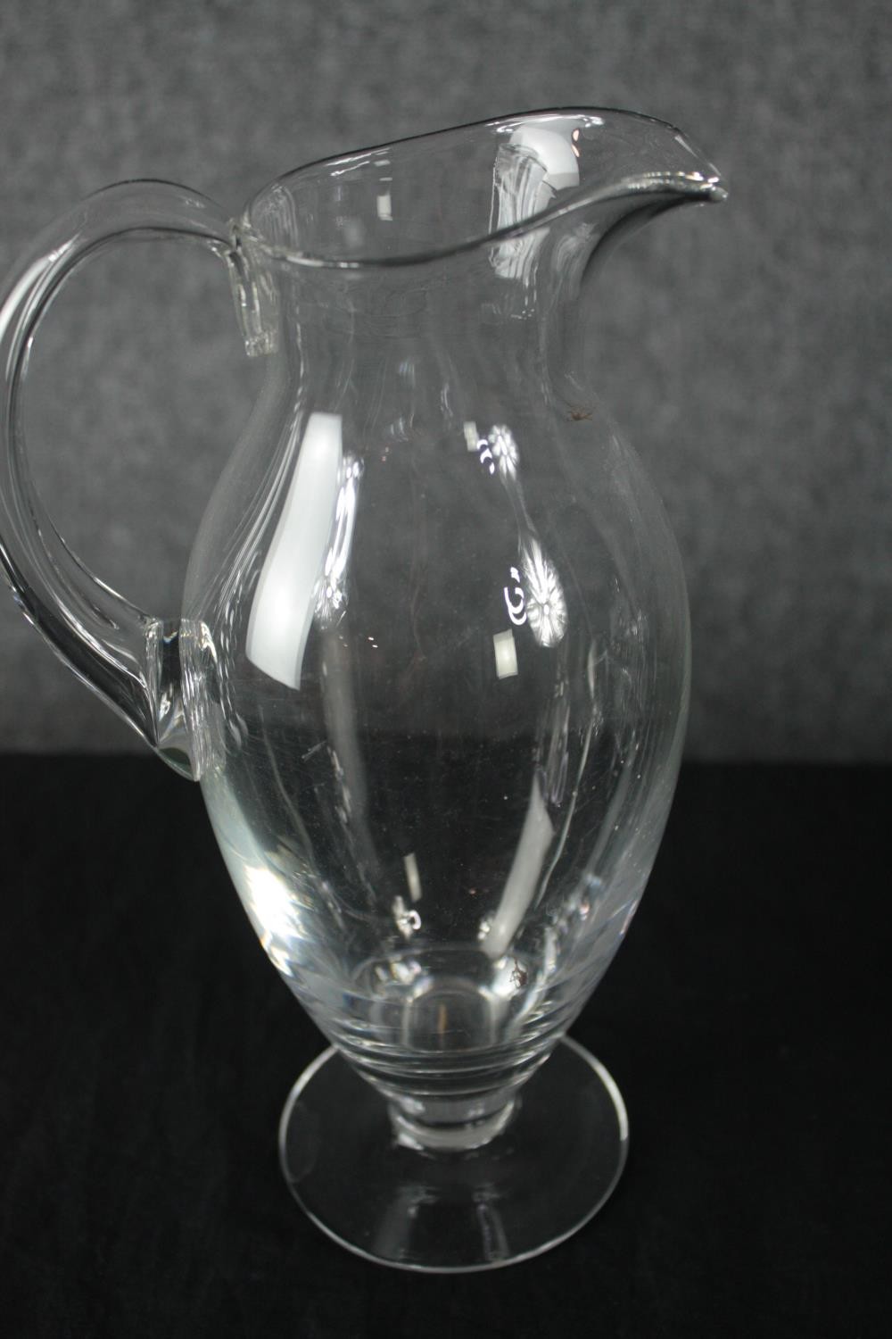 A mixed collection of glass including a decanter, candlestick and bowls one of which is in the shape - Image 3 of 11