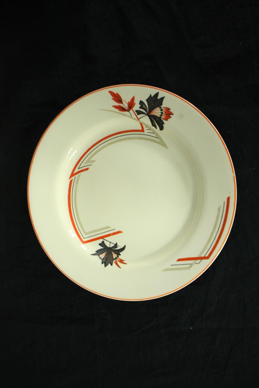 An Art Deco Crown Ducal dinner service. to include six dinner plates and large serving platters. L. - Image 6 of 11