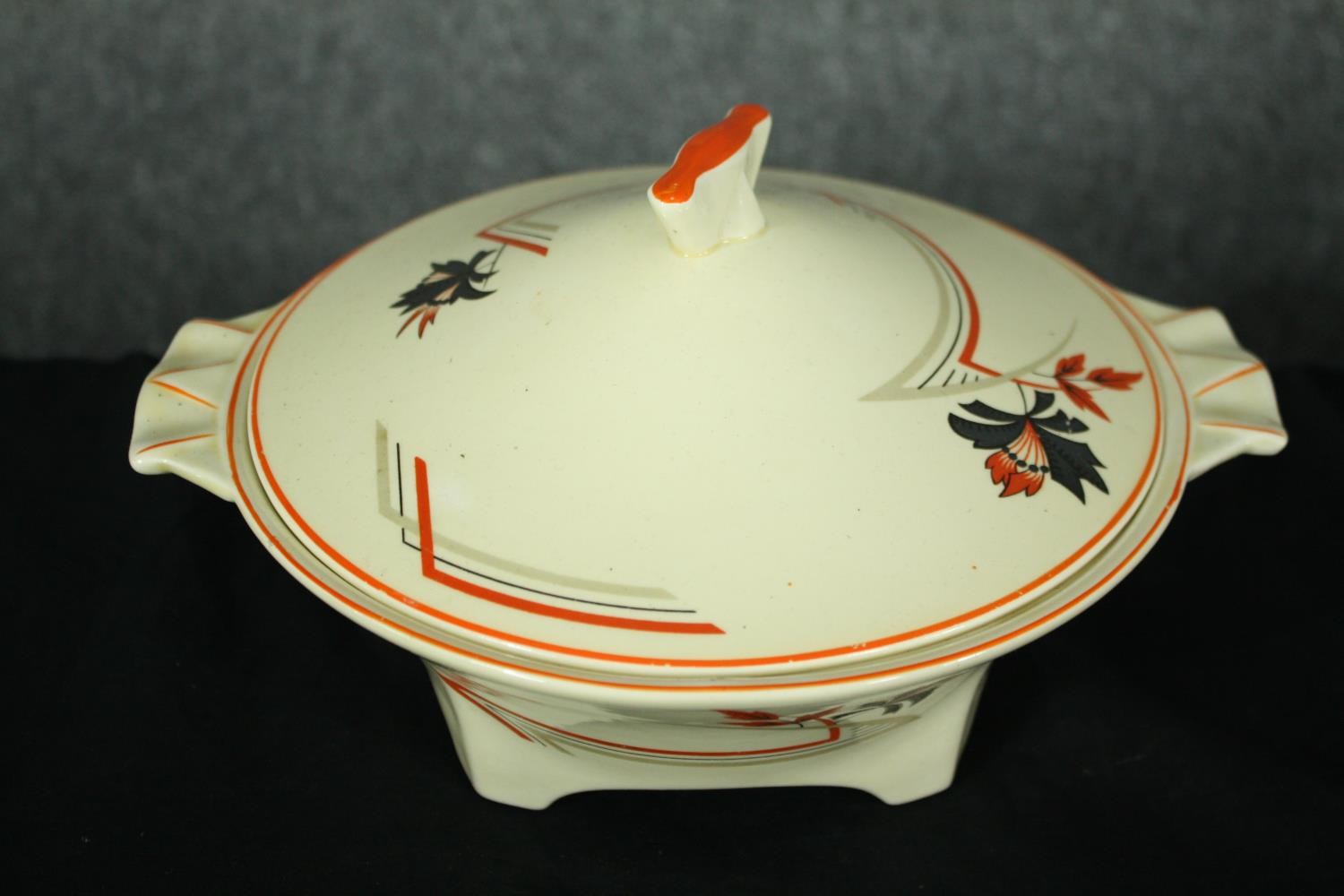 An Art Deco Crown Ducal dinner service. to include six dinner plates and large serving platters. L. - Image 2 of 11