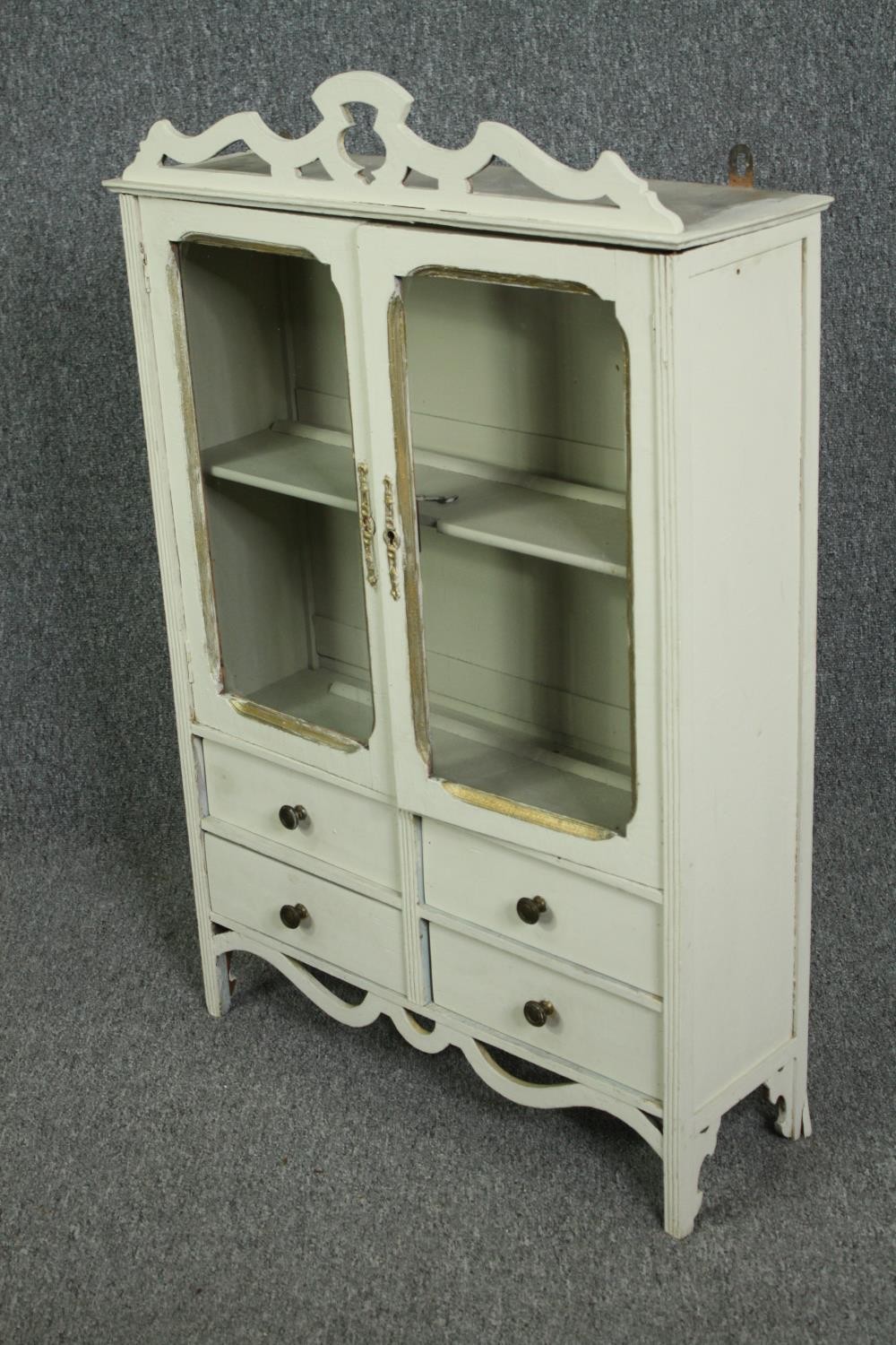 A wall hanging cabinet in the form of a dresser. painted Continental style. H.92 W.60 D.19cm. - Image 4 of 5