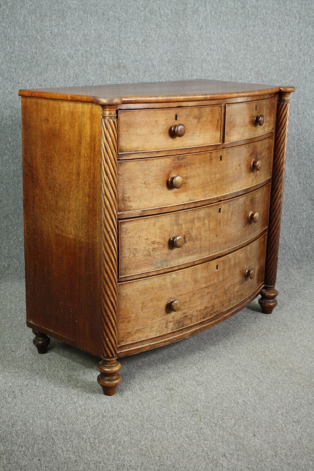 Chest of drawers, early 19th century mahogany bowfronted. H.110 W.118 D.57cm. - Image 2 of 6