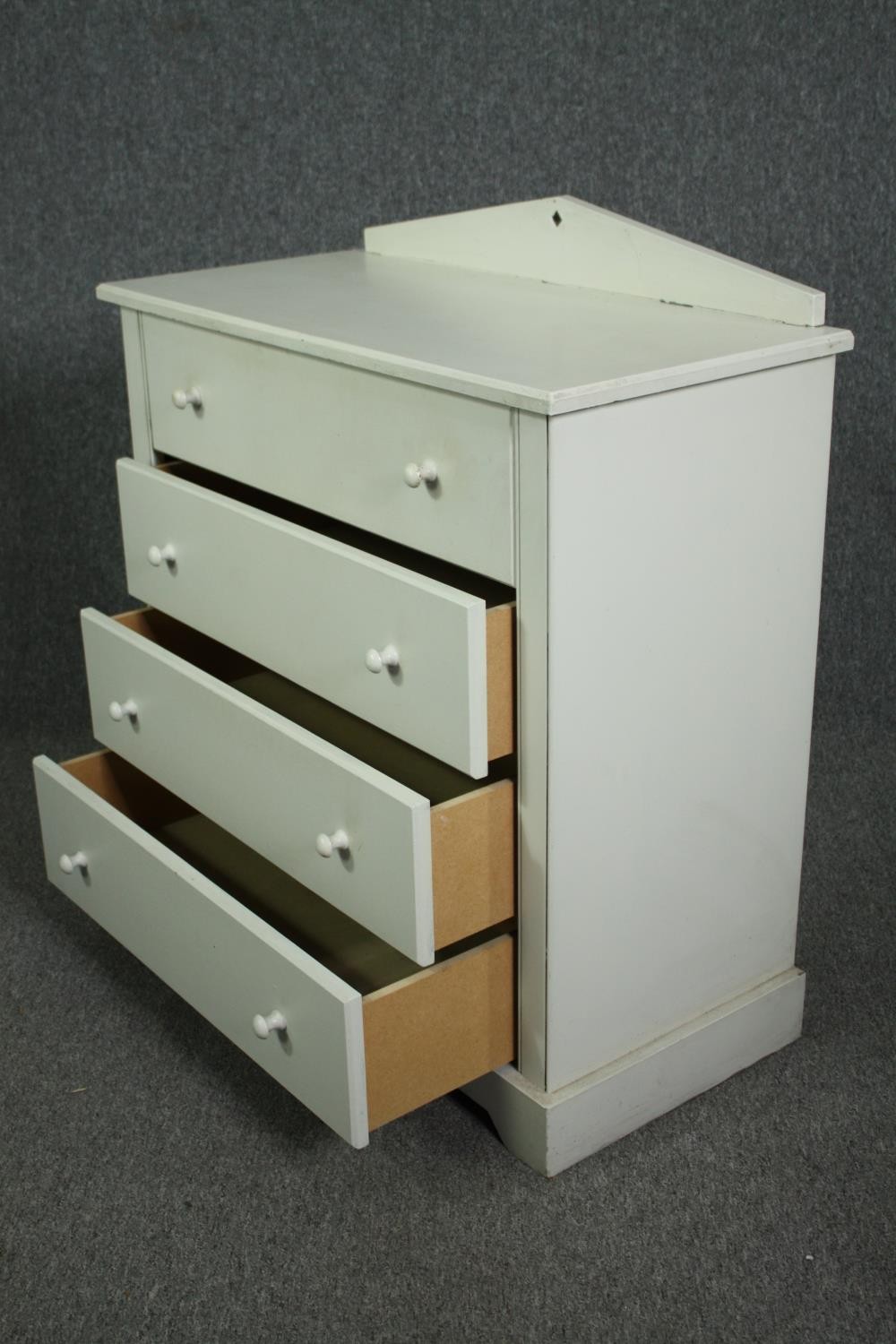 Chest of drawers, contemporary Victorian style painted. H.83 W.84 D.40cm. - Image 4 of 5