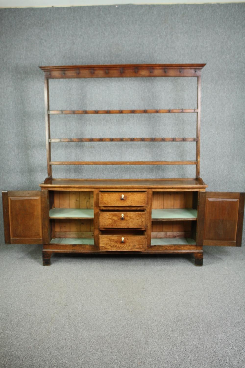 Dresser, 19th century country oak with upper open plate rack above base fitted with drawers - Image 3 of 11