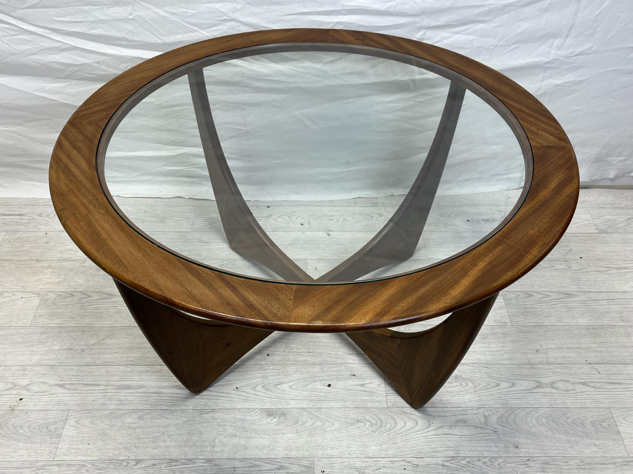 Coffee table, mid century teak Astro table by V B Wilkins for G-Plan. Dia.84cm. - Image 2 of 6