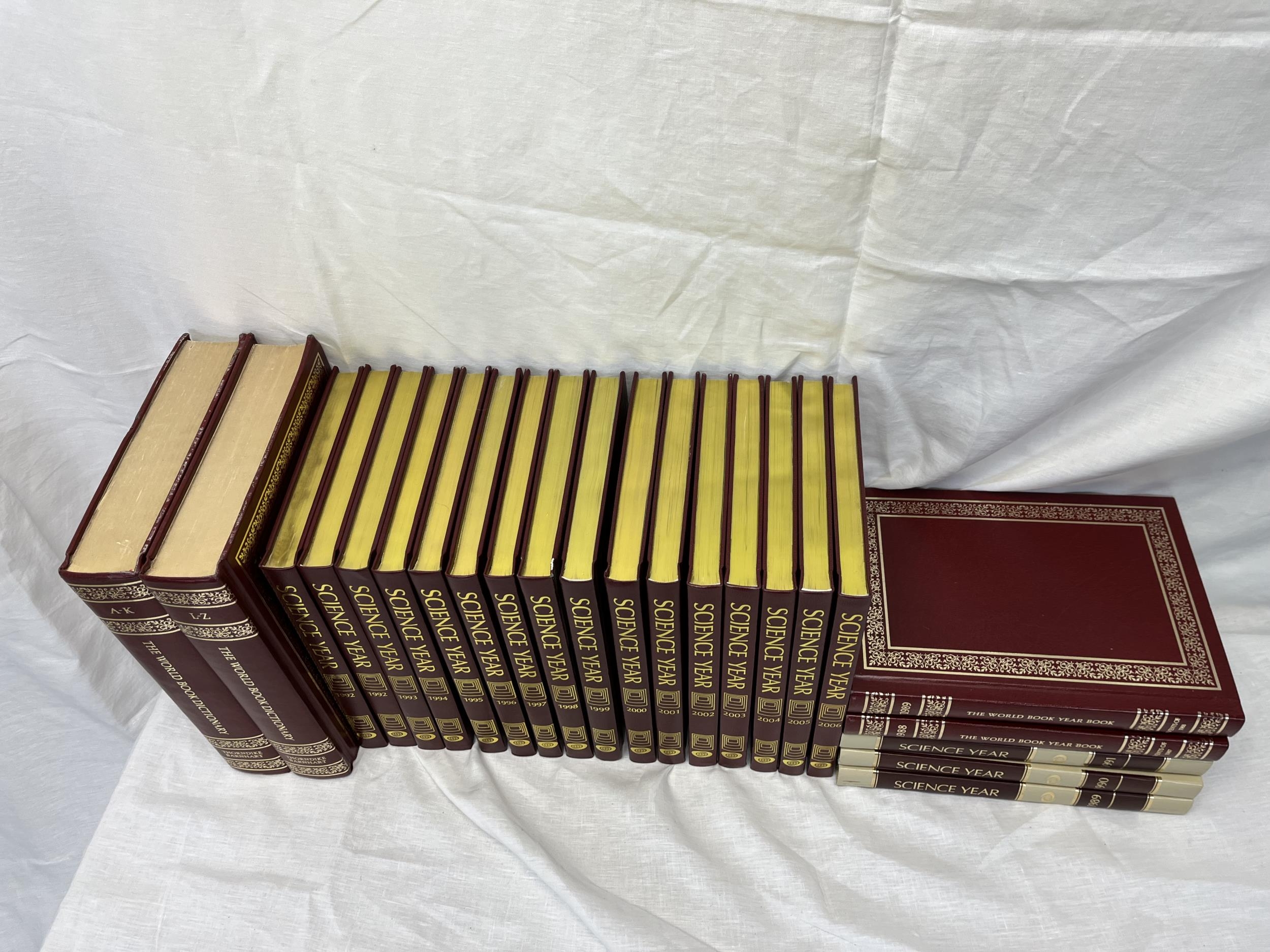 The World Book Dictionary and The Science Year Book, 4 sets. H.28.5cm. (Largest) - Image 4 of 4