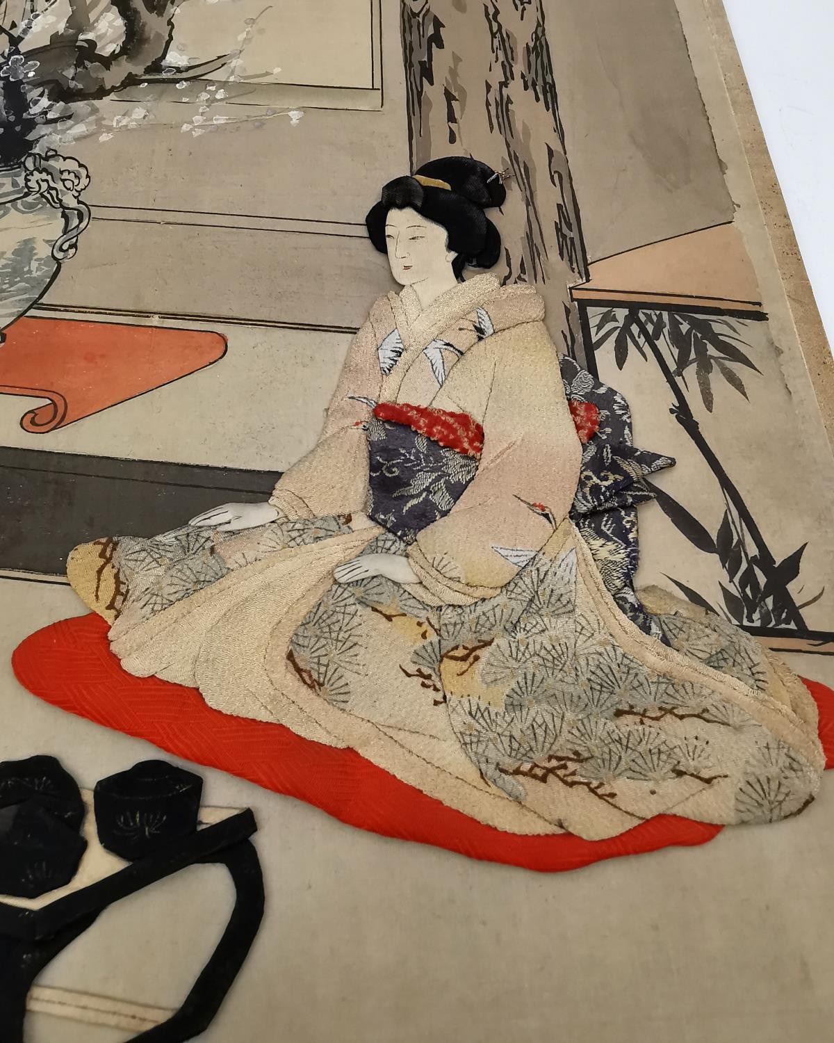 A Meji period Japanese fold out Oshie panels depicting scenes of Geishas receiving visitors. The - Image 5 of 11