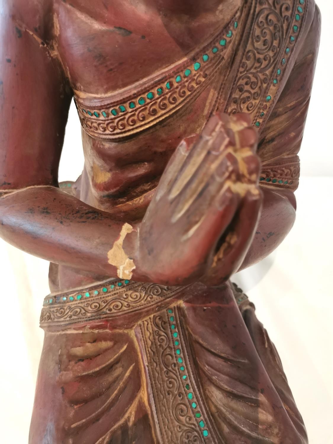 A 19th/early 20th century carved and lacquered Burmese kneeling figure of a praying monk wearing a - Image 6 of 8