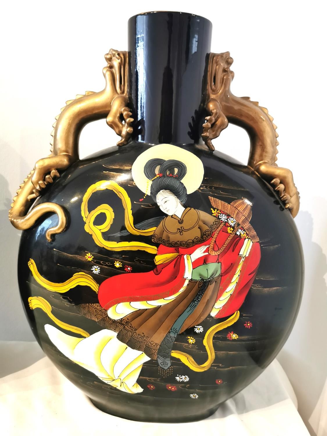 A pair of large 20th century Japanese moon flasks with gilded dragon handles, painted with birds and - Image 11 of 12