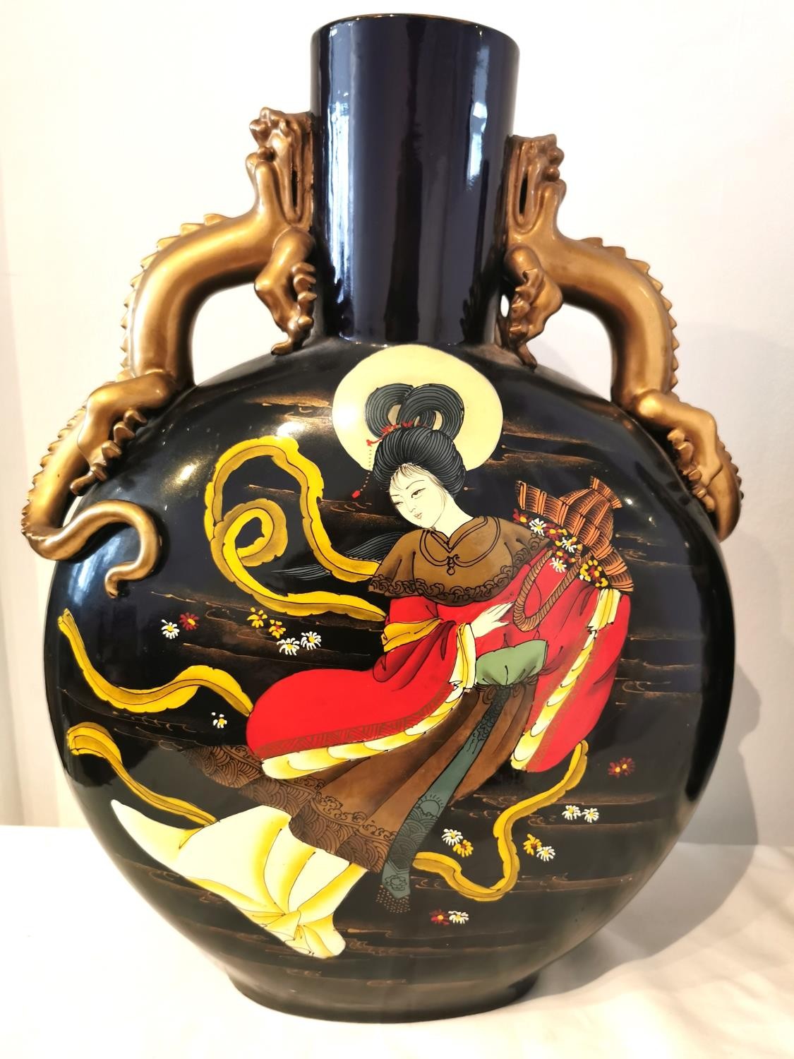 A pair of large 20th century Japanese moon flasks with gilded dragon handles, painted with birds and - Image 9 of 12