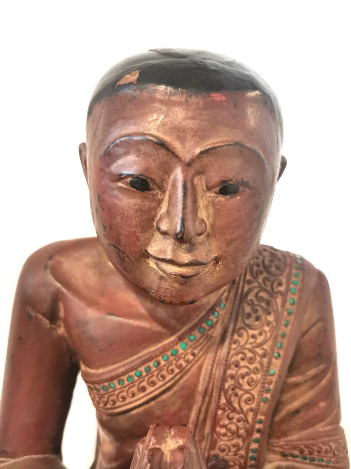 A 19th/early 20th century carved and lacquered Burmese kneeling figure of a praying monk wearing a - Image 4 of 8