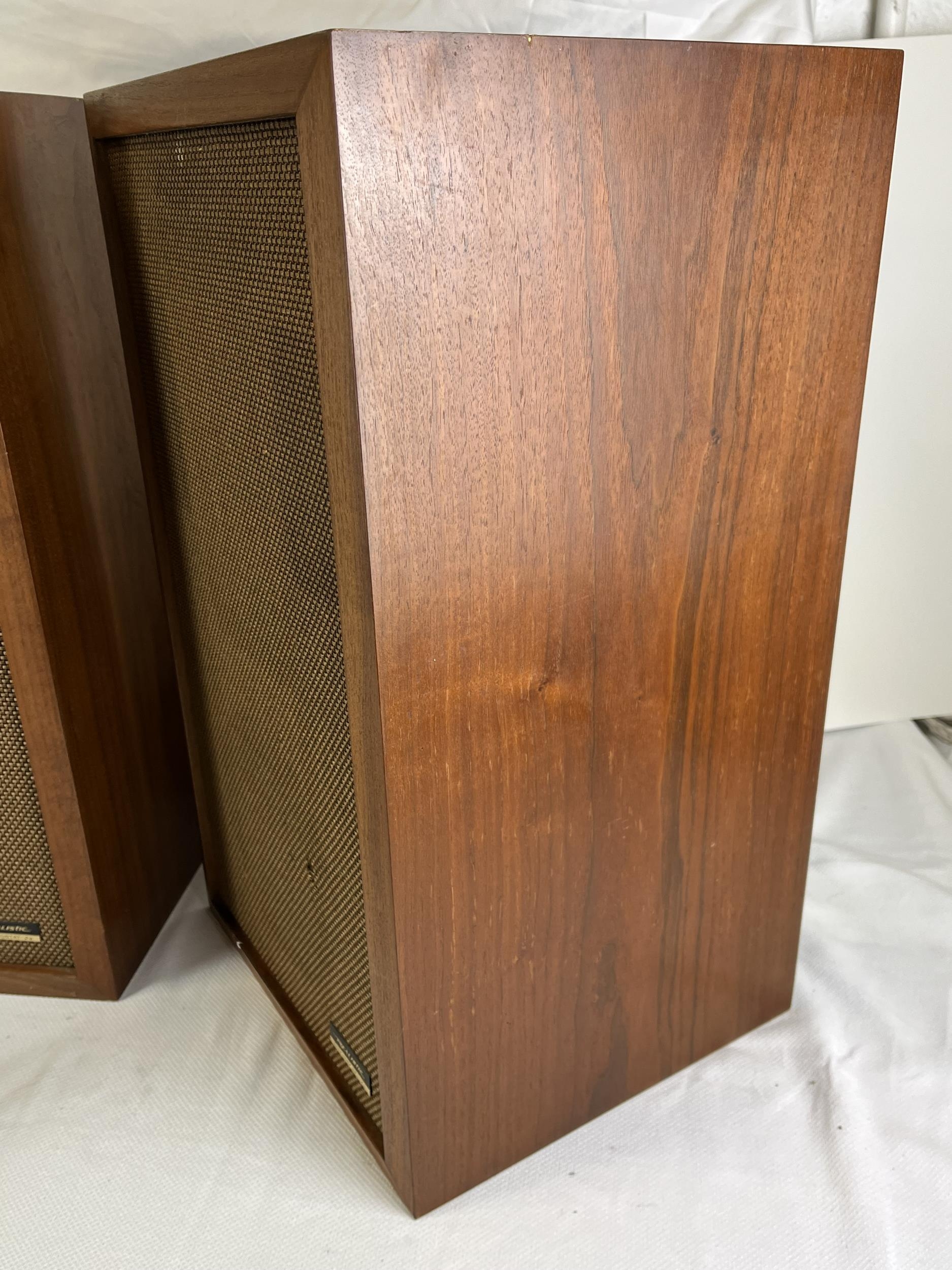 A pair of vintage Realistic “Electrostat” 1970 speakers. - Image 4 of 6