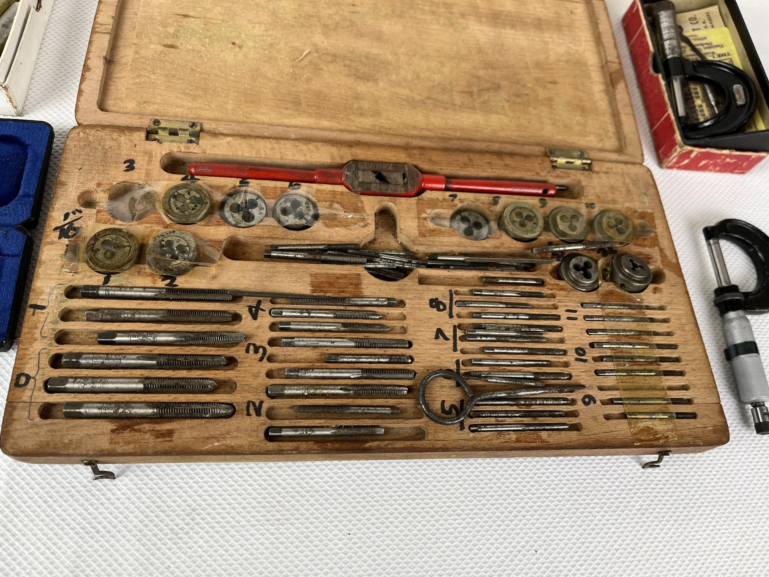 A miscellaneous collection of vintage tools and engineering equipment. - Image 4 of 6