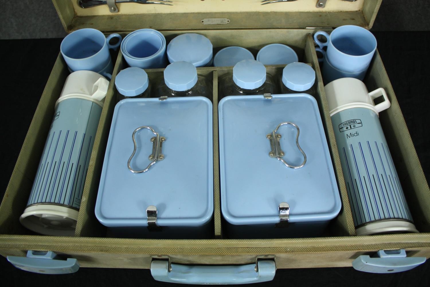 Picnic set, vintage Brexton, cased fully fitted and complete. H.15 W.53. D.38cm. - Image 3 of 7