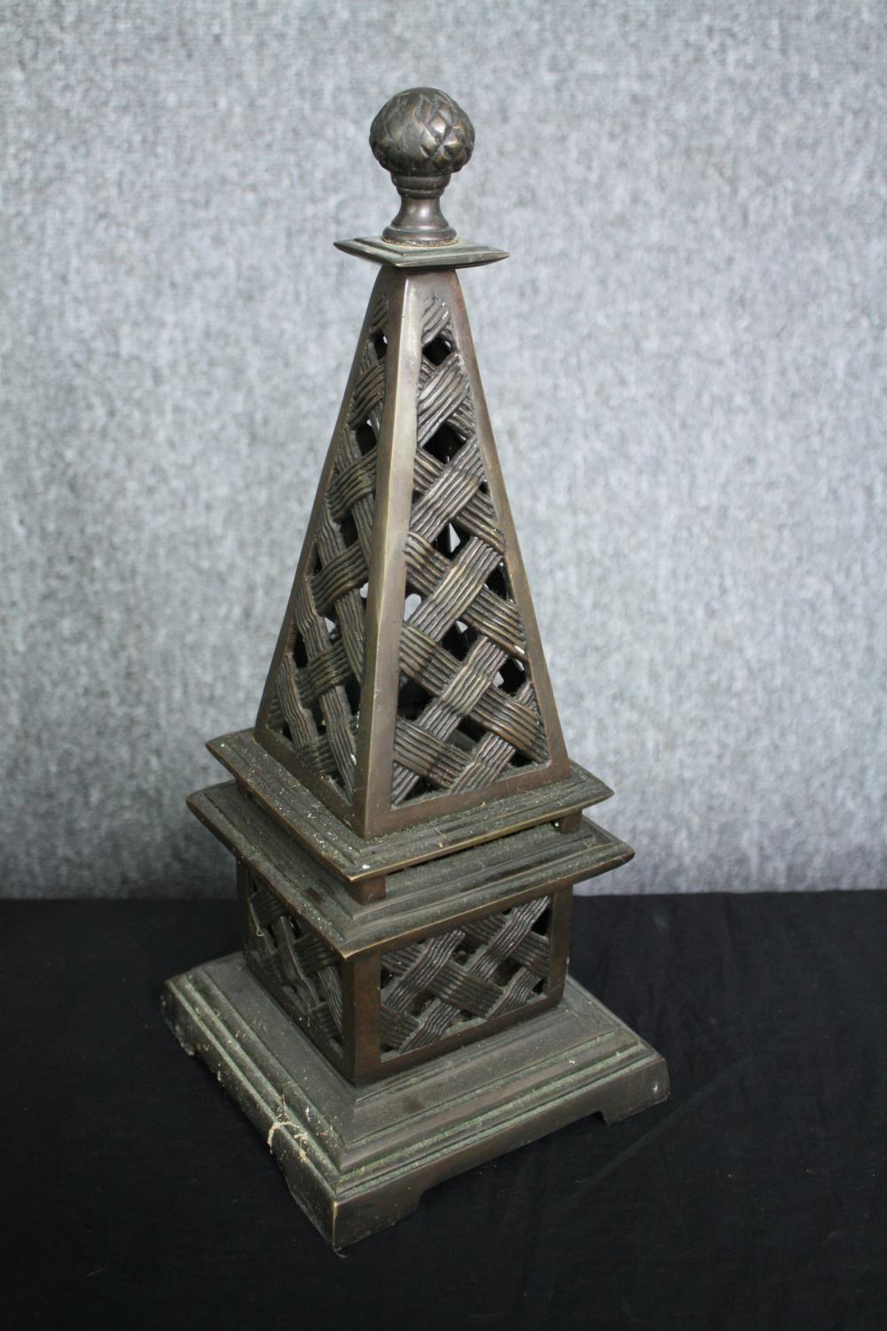 A pair of brass obelisks with basket weave design. H.39cm. (each) - Image 3 of 5