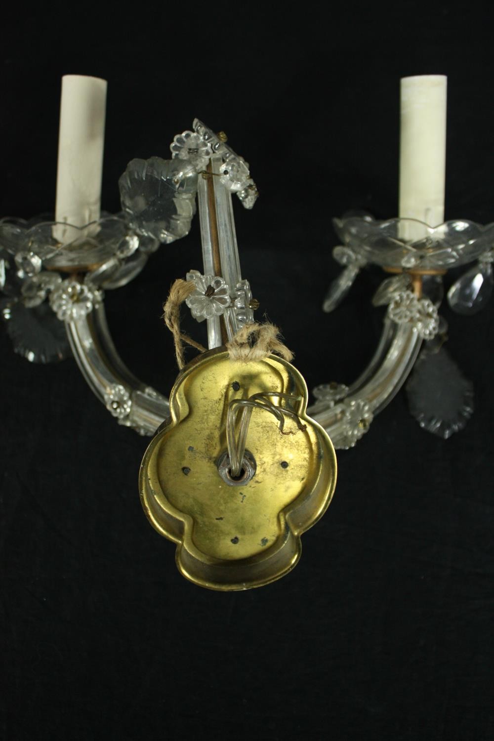A set of three contemporary crystal two sconce wall lights along with a matching larger light. H. - Image 6 of 7
