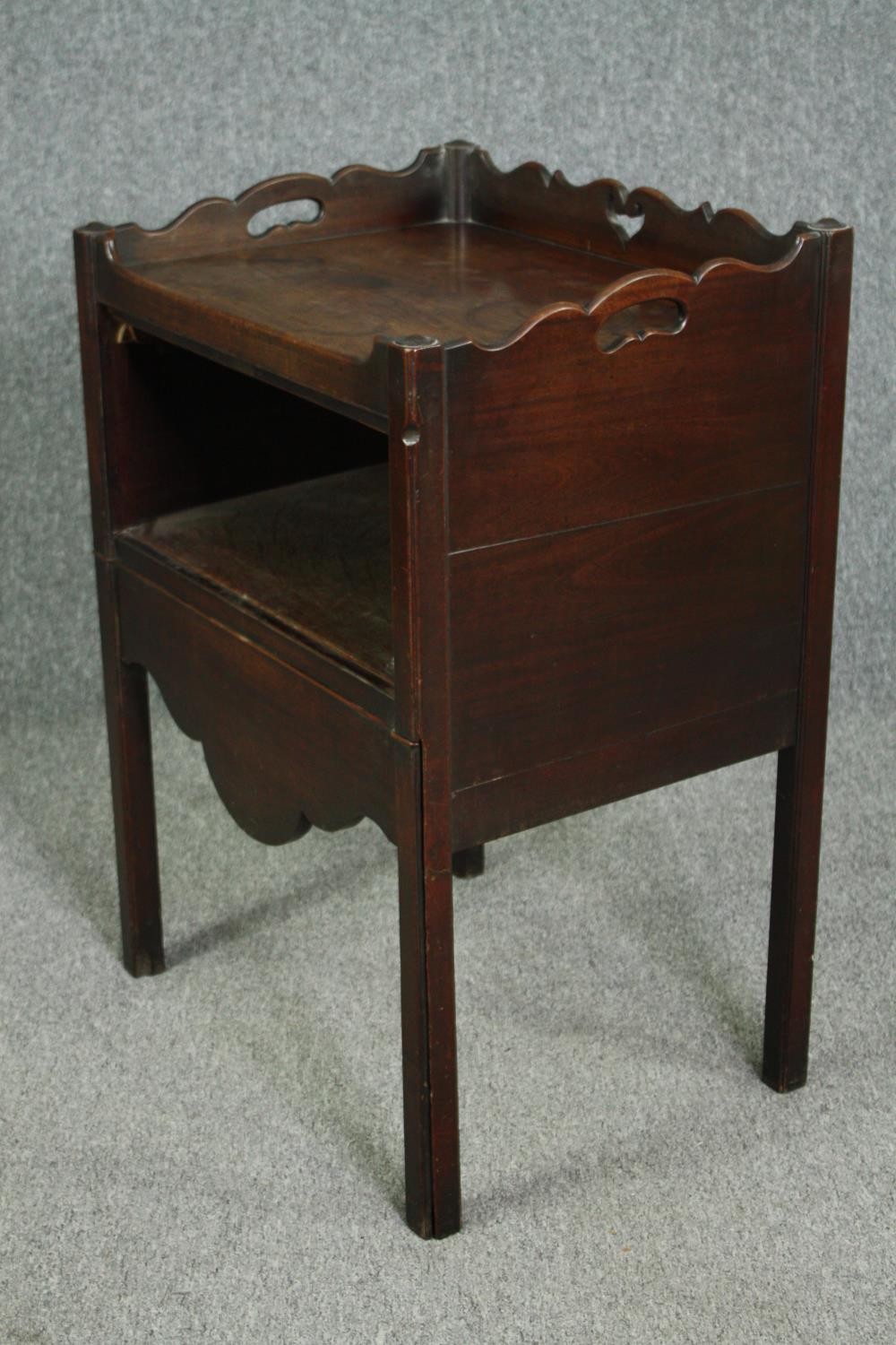 Commode, Georgian mahogany. H.83 W.59 D.45cm. - Image 6 of 7