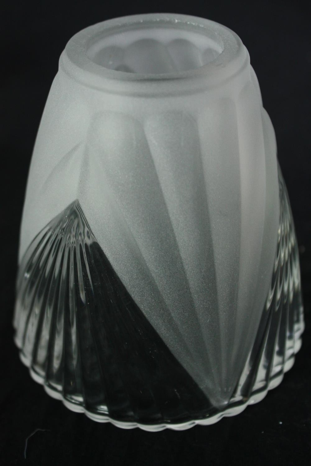 A collection of twelve Art Deco style frosted glass lamp shades. H.12 Dia.12cm. (each) - Image 3 of 5
