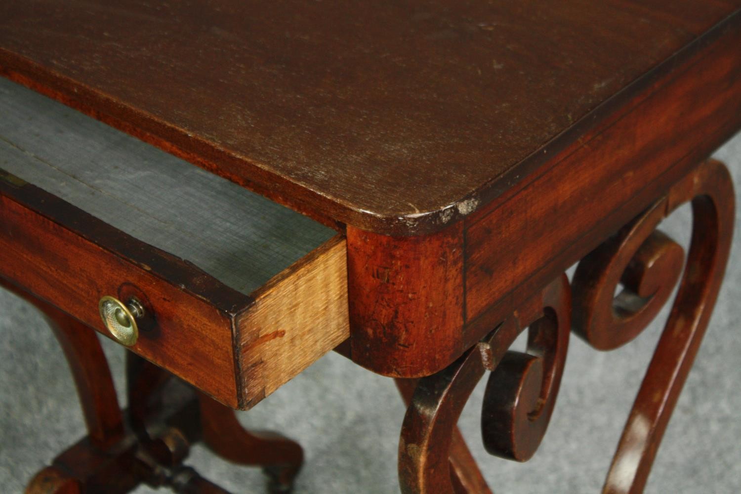 Lamp table, mid century mahogany on lyre supports. H.74 W.53 D.41cm. - Image 6 of 6