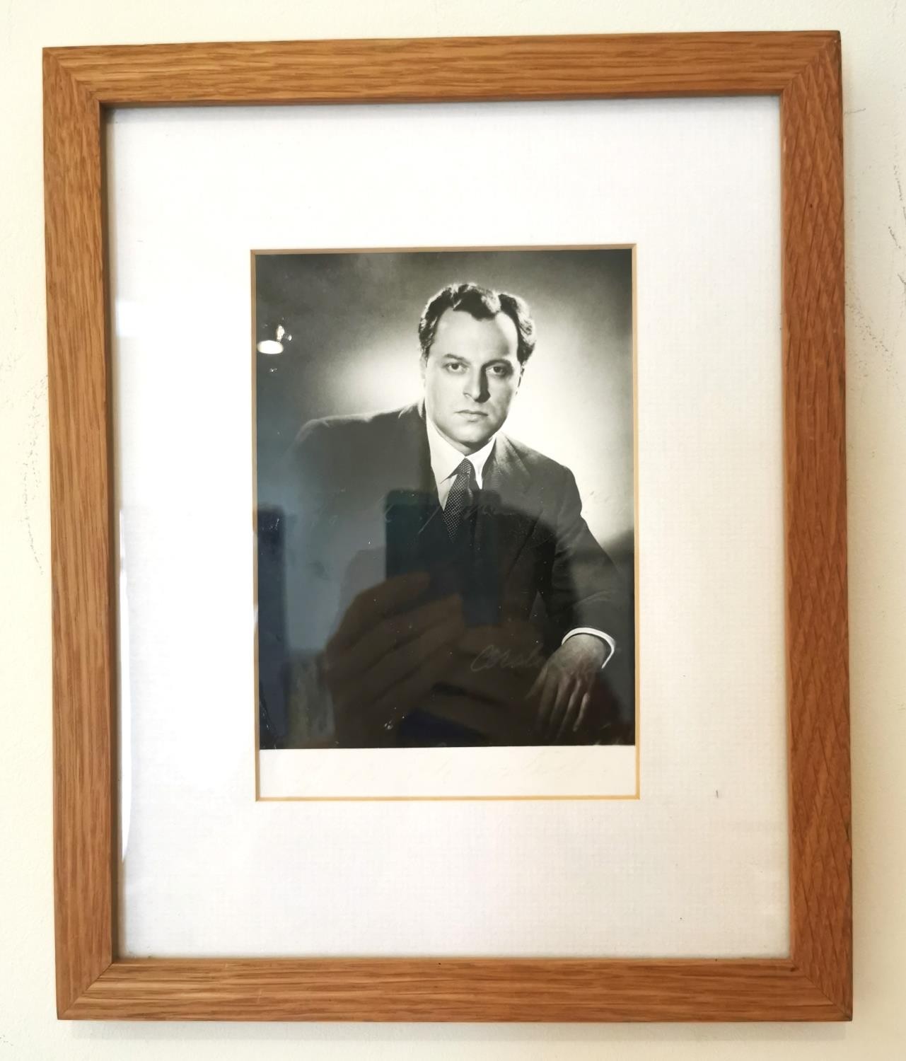 Four framed and glazed signed vintage photographs of famous actors, John Calvert, Ebe Stignani, Gino - Image 10 of 13