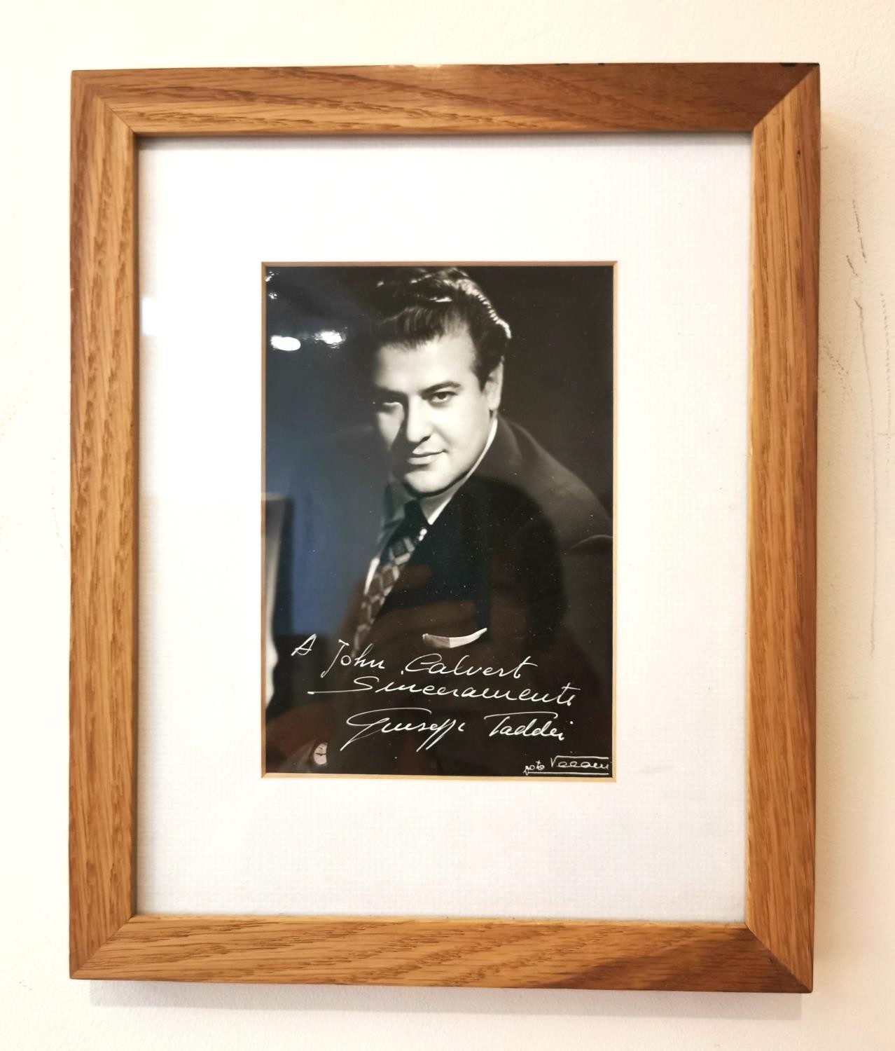 Four framed and glazed signed vintage photographs of famous actors, John Calvert, Ebe Stignani, Gino - Image 2 of 13