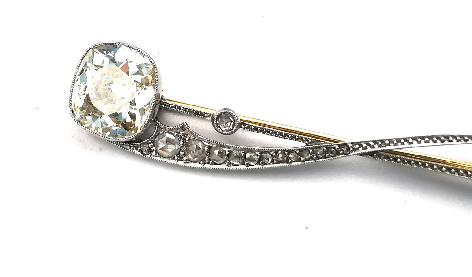 A French early 20th century Art Nouveau design platinum and diamond brooch. Set with a cushion - Image 5 of 12