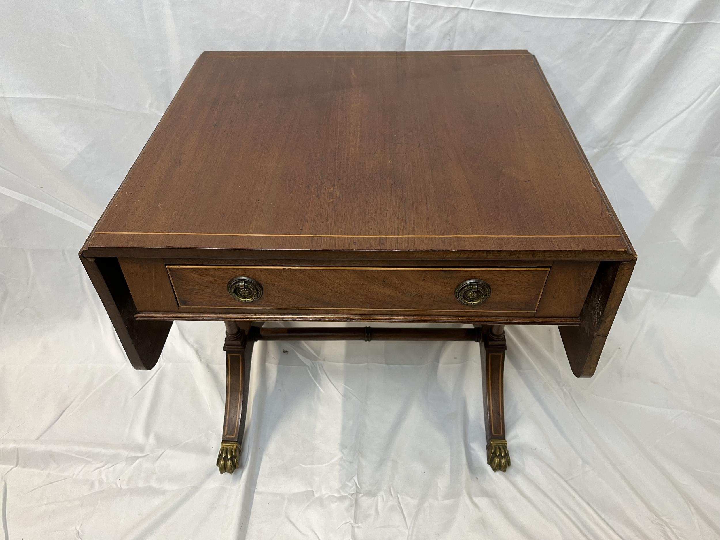 A small Regency style mahogany sofa table. H.51 W.51 D.45.5cm. Extended W.88.5cm. - Image 2 of 7