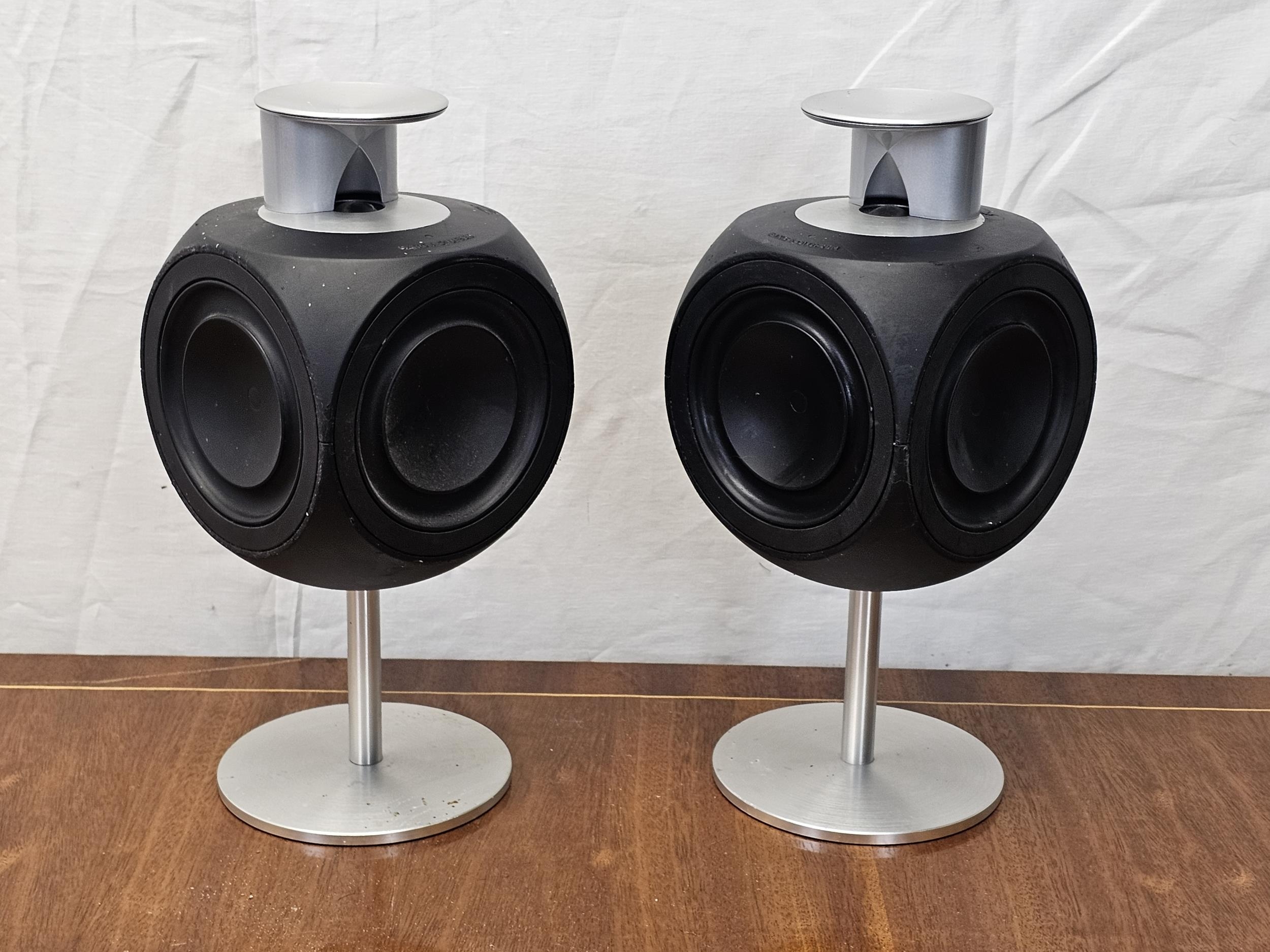 A pair of Bang and Olufsen Beolab 3 active speakers. H.33 W.14 D.17cm. - Image 3 of 5