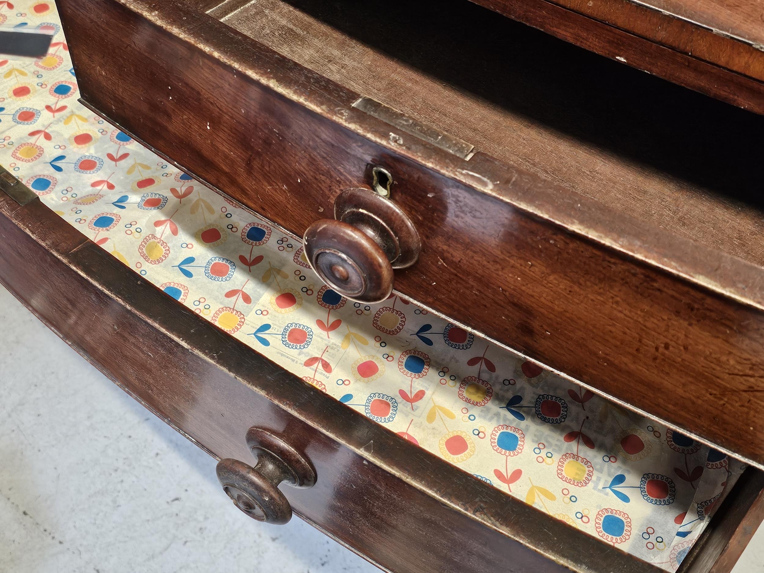 Chest of drawers, Georgian mahogany bowfronted, in need of some repair as seen. H.102 W.107 D.53cm. - Image 4 of 5