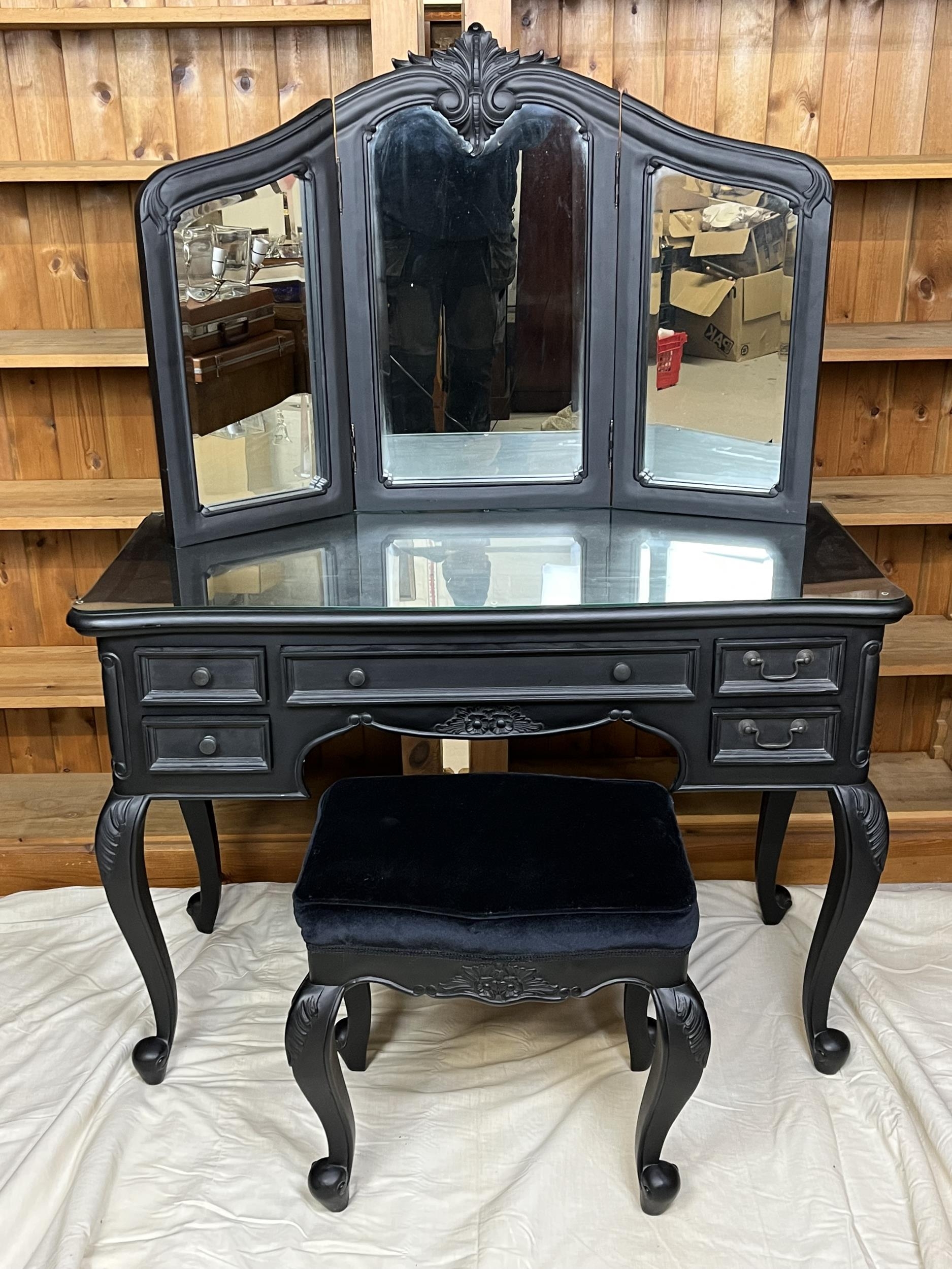 A contemporary Continental style dressing table and matching stool. H.77 W.114 D.48cm. with mirror