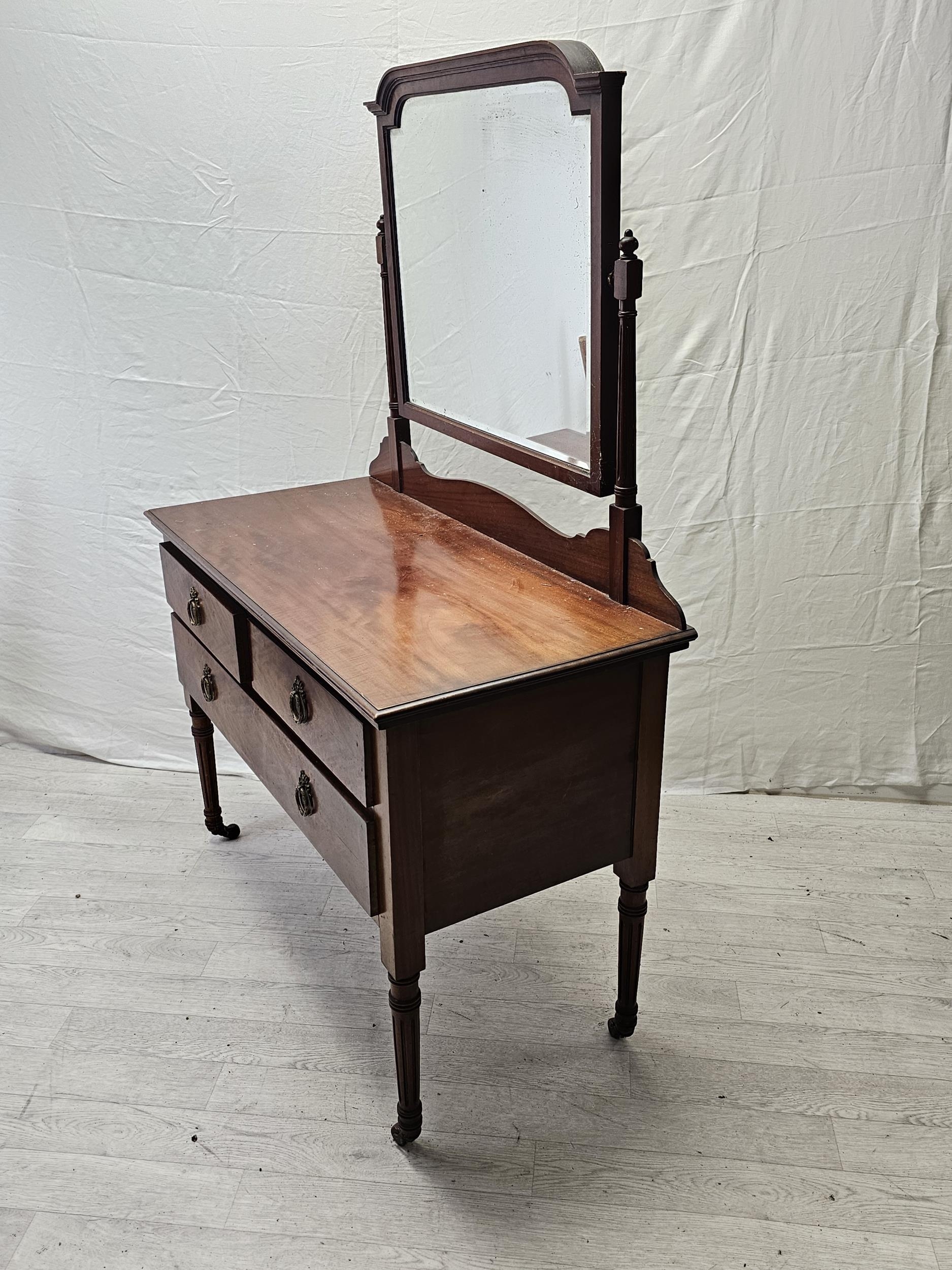 Dressing table, Edwardian mahogany. (In need of some repair as seen). H.150 W.108 D.53cm. - Image 3 of 6