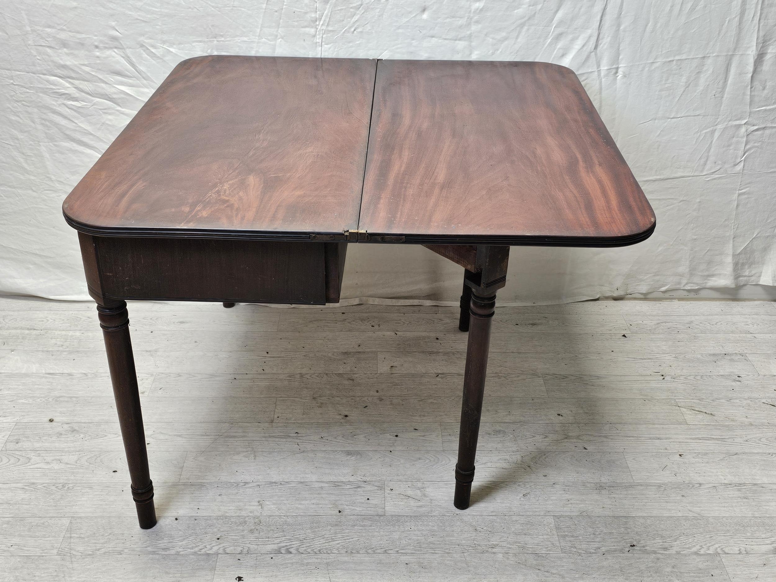 Tea table, 19th century mahogany with foldover top and gateleg action. H.72 W.99 D.99cm. - Bild 4 aus 6