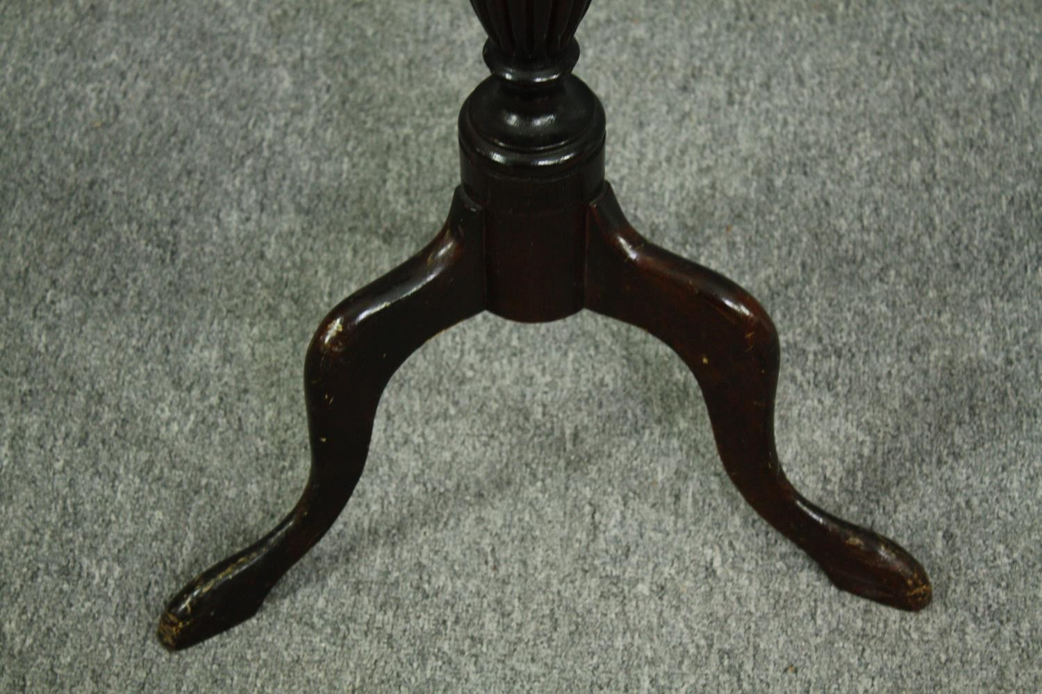 Torchere plant stand, Georgian style mahogany. H.102cm. - Image 4 of 4