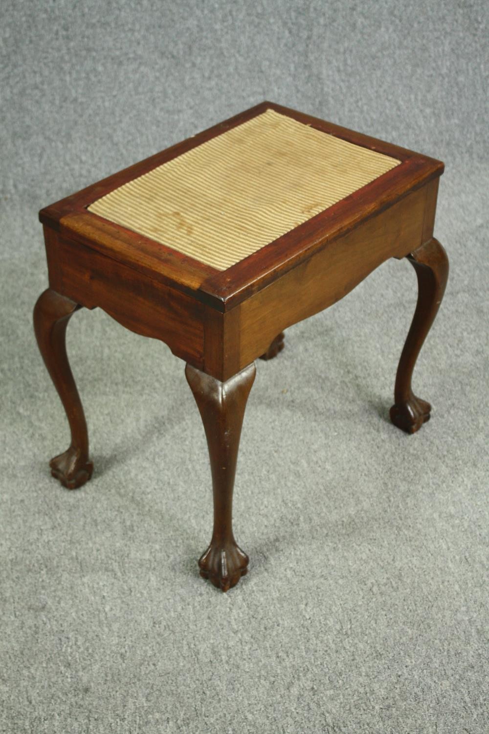 Piano stool, early 20th century mahogany Georgian style. H.54 W.56 D.41cm. - Image 2 of 5