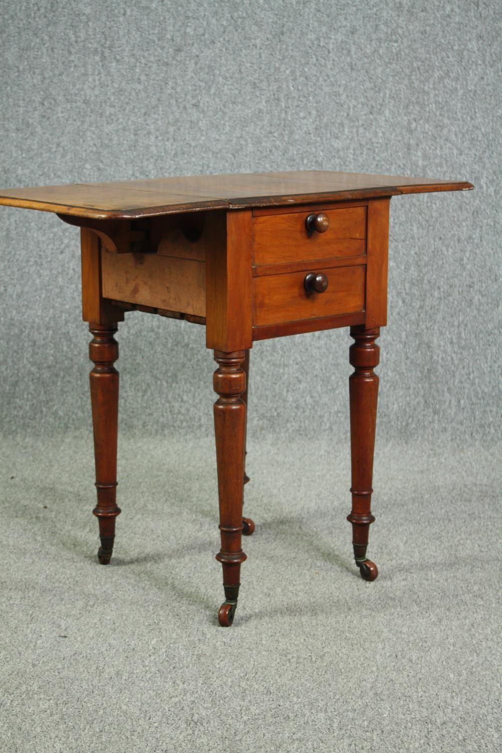 Pembroke work table, 19th century mahogany. H.72 W.83 (ext) D.42cm. - Image 3 of 7