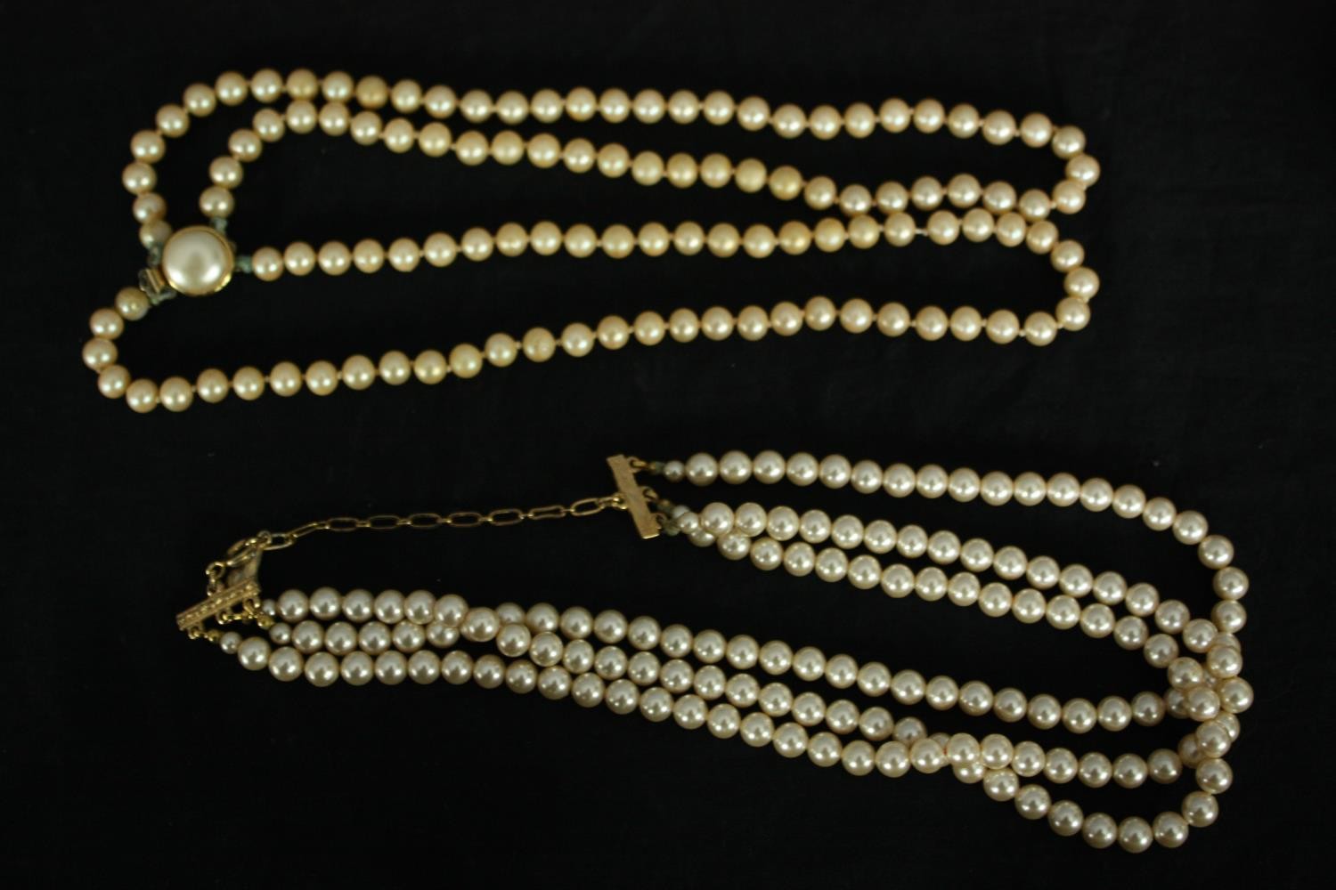 A collection of jewellery, including a Jasper bead necklace, faux pearl necklaces, a Tanzanite - Image 5 of 12
