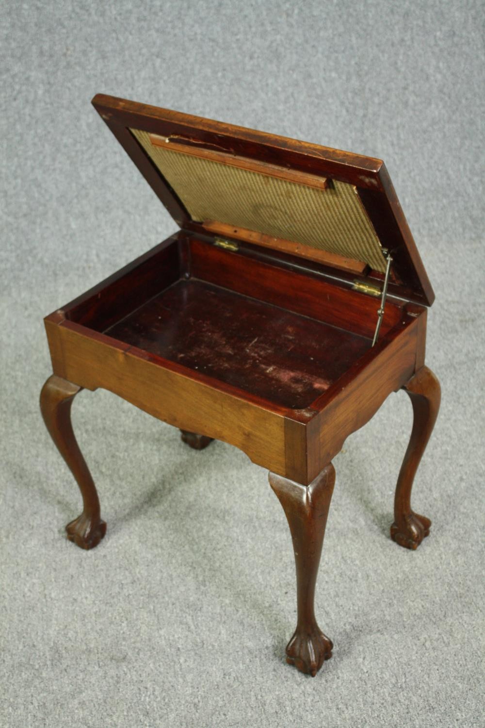 Piano stool, early 20th century mahogany Georgian style. H.54 W.56 D.41cm. - Image 4 of 5