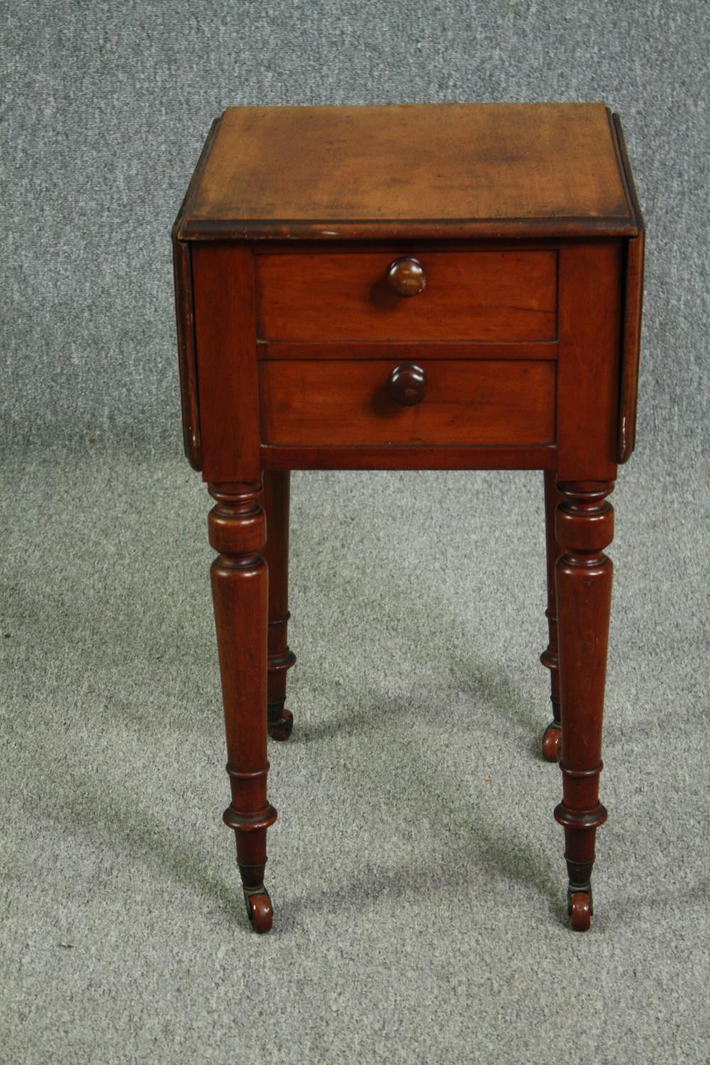 Pembroke work table, 19th century mahogany. H.72 W.83 (ext) D.42cm.