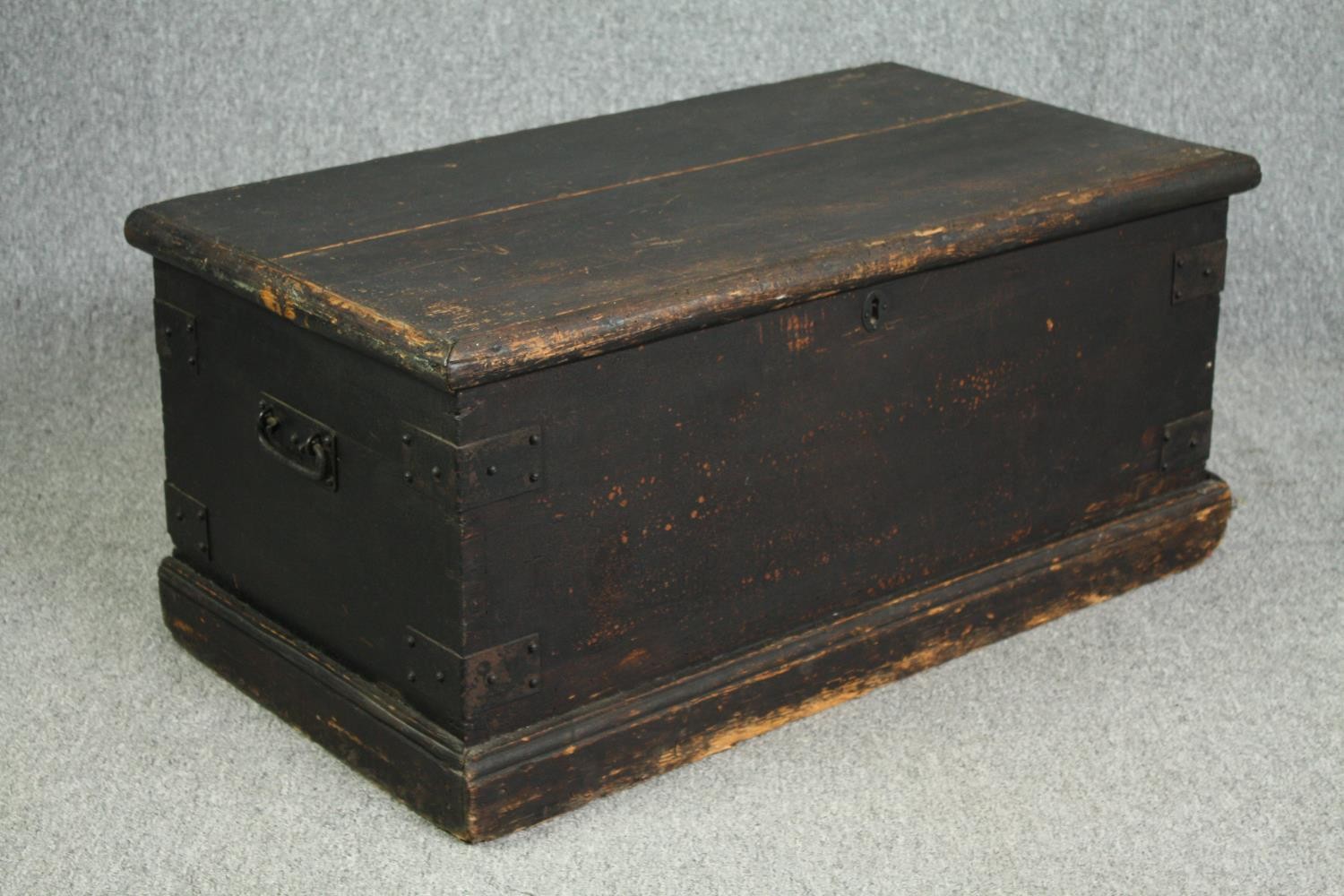 Travelling trunk, 19th century painted pine. H.43 W.93 D.50cm. - Image 2 of 8