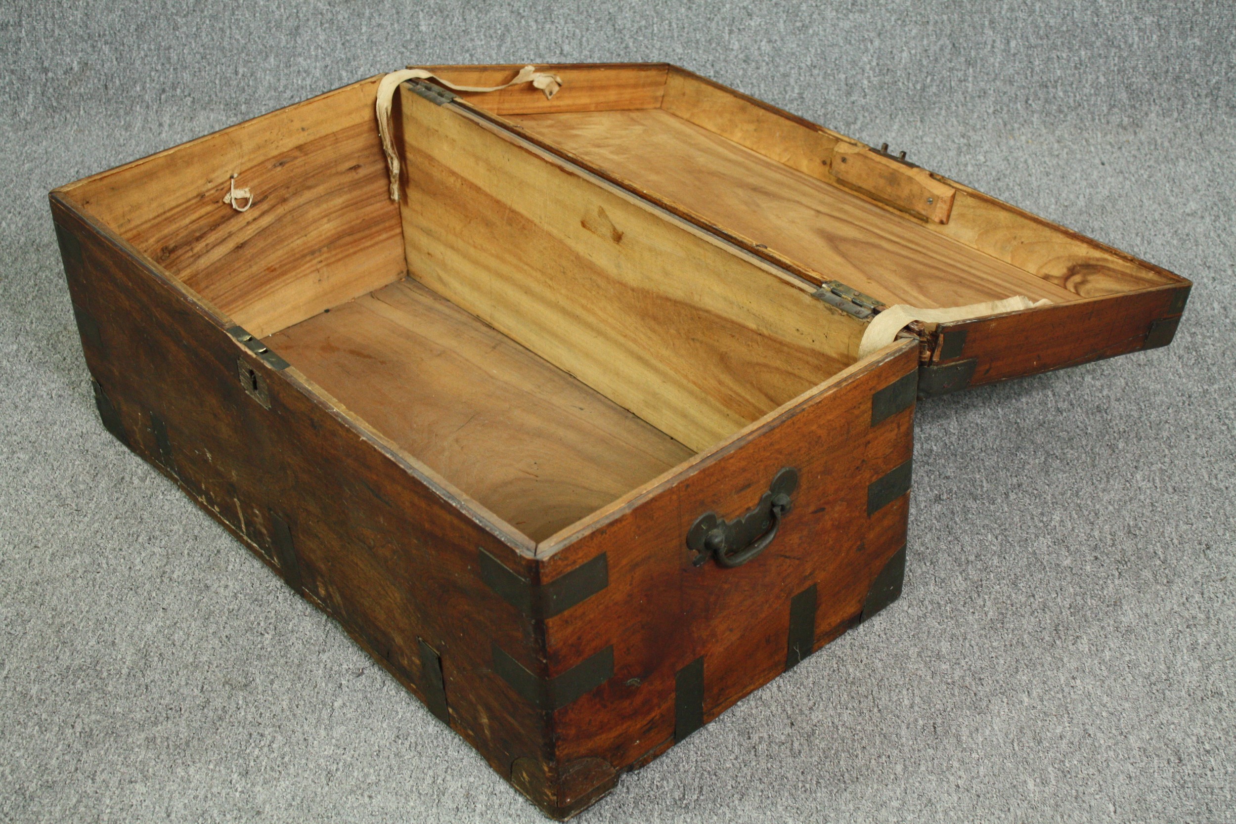 Travelling chest, 19th century camphor and brass bound. H.40 W.80 D.46cm. - Image 4 of 4