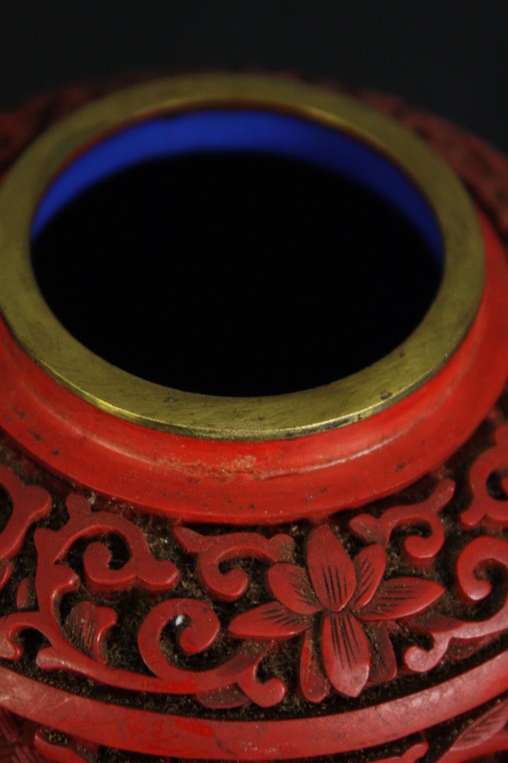 A Japanese hand painted flower plate along with a Persian lacquered box, a hand painted insect egg - Image 14 of 15