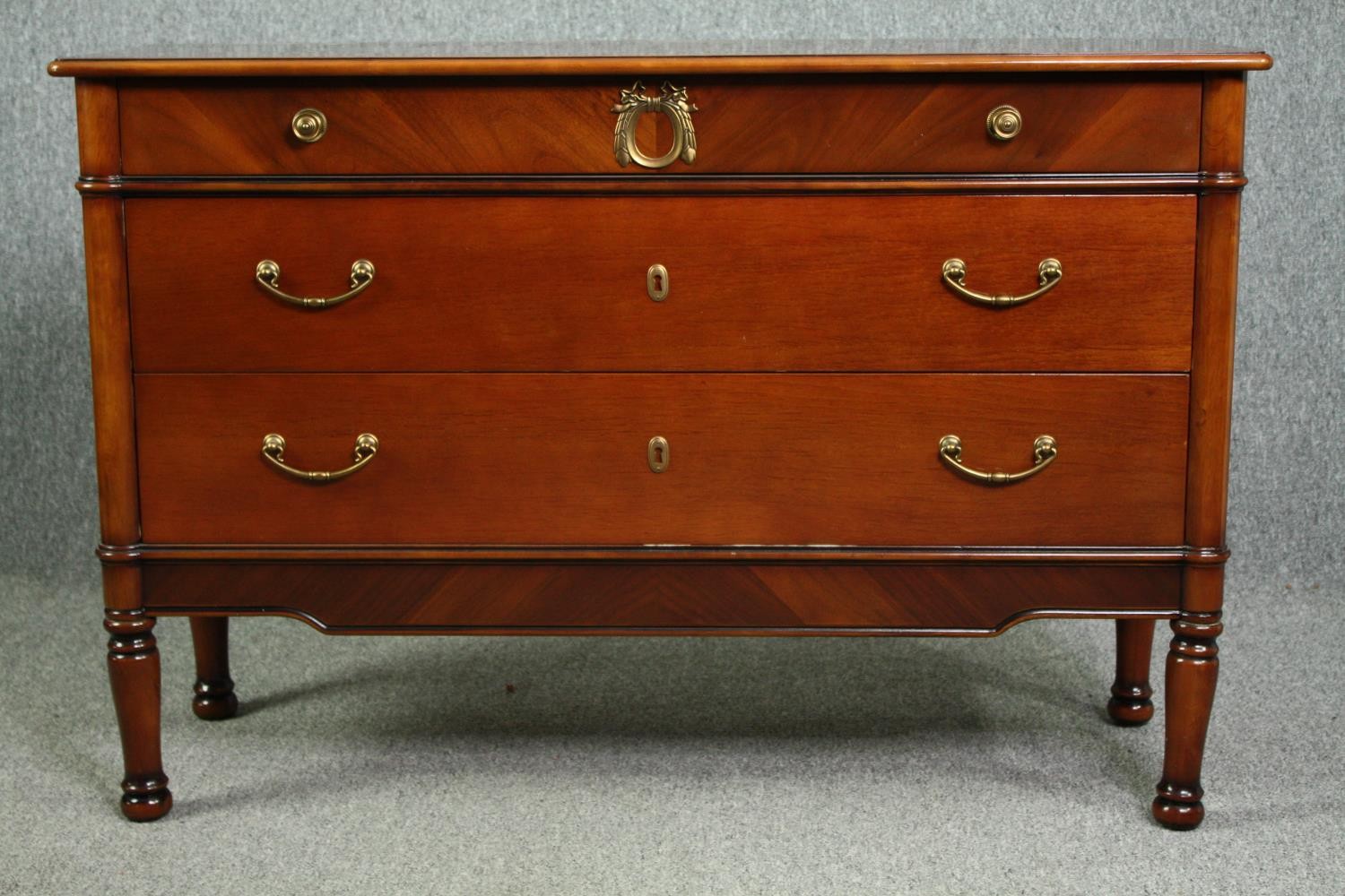 Chest of drawers, contemporary Empire style cherrywood. H.80 W.119 D.42cm. - Image 2 of 9