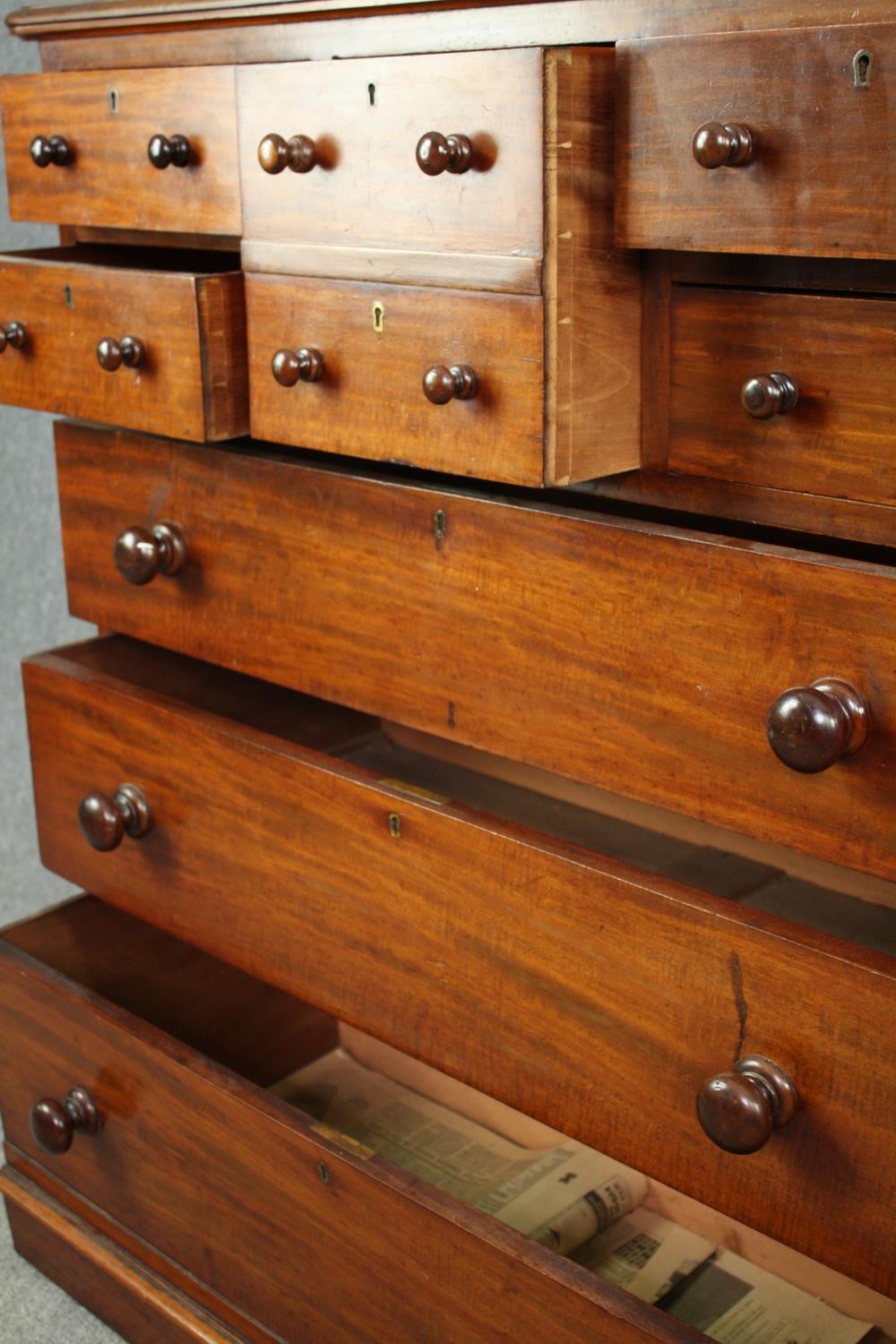 Chest of drawers, mid 19th century mahogany. H.118 W.116 D.51cm. - Image 6 of 6