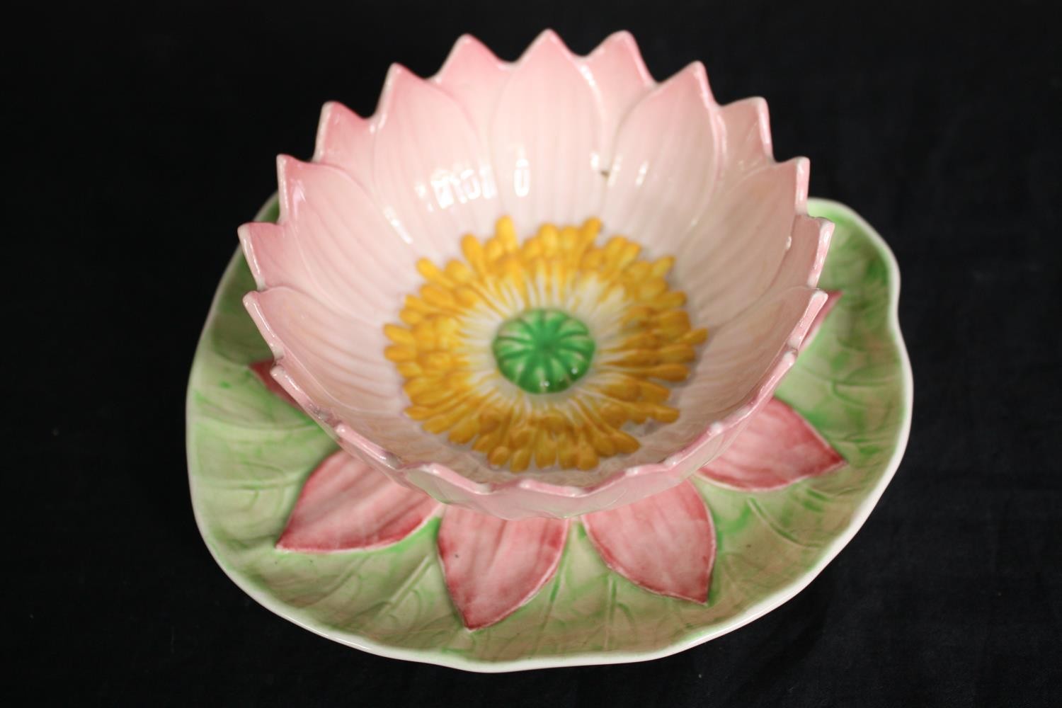 A set of four vintage Royal Staffordshire Crocus bowls by Clarise Cliff along with a Carlton Ware - Image 2 of 7