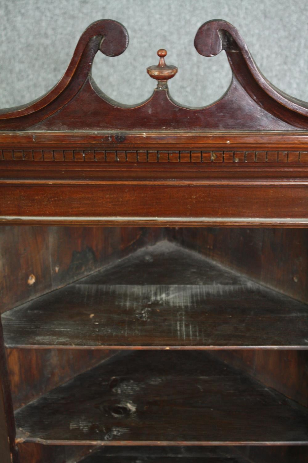 Corner cabinet, 19th century mahogany. H.114 W.70 D.32cm. - Image 5 of 5