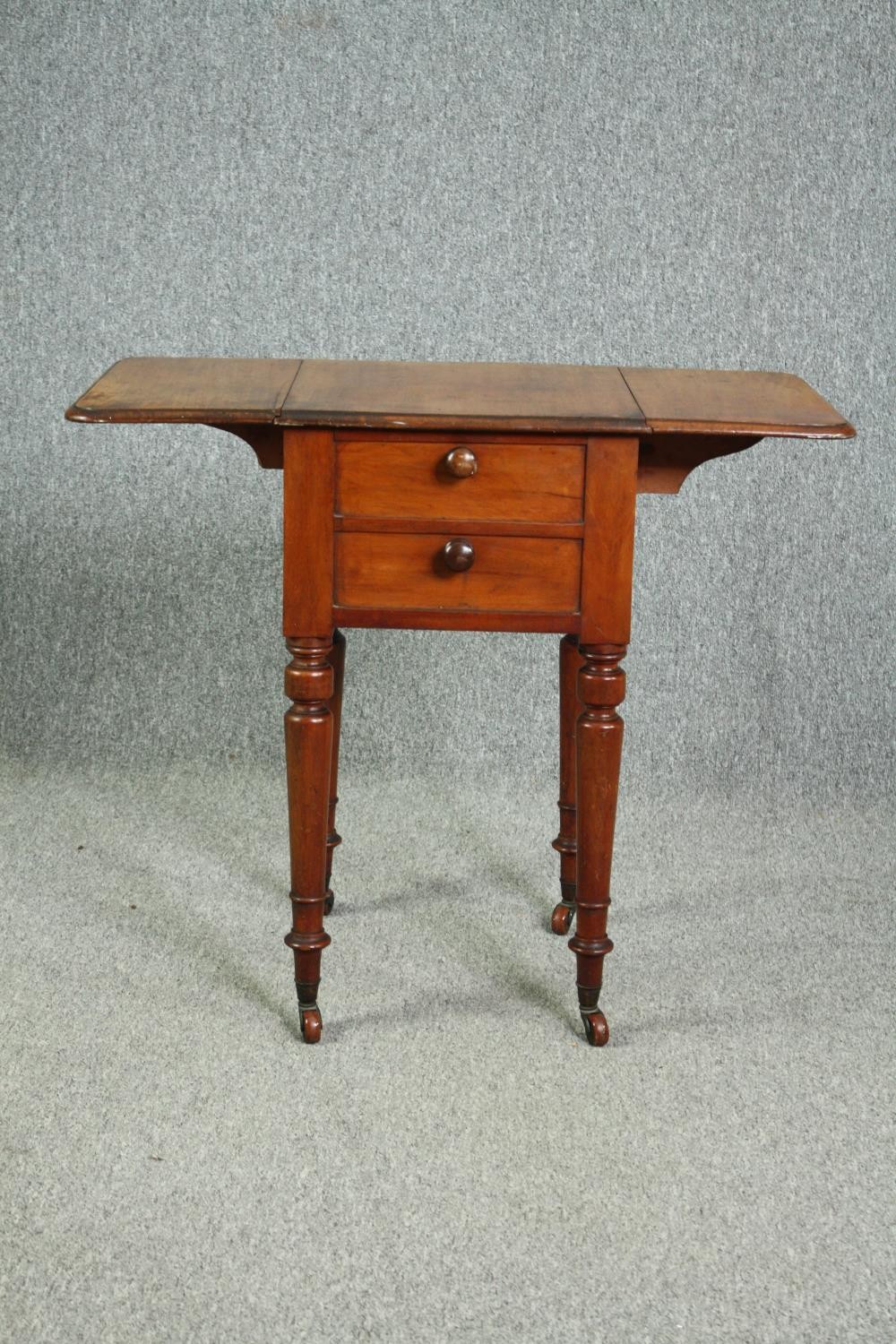 Pembroke work table, 19th century mahogany. H.72 W.83 (ext) D.42cm. - Image 4 of 7