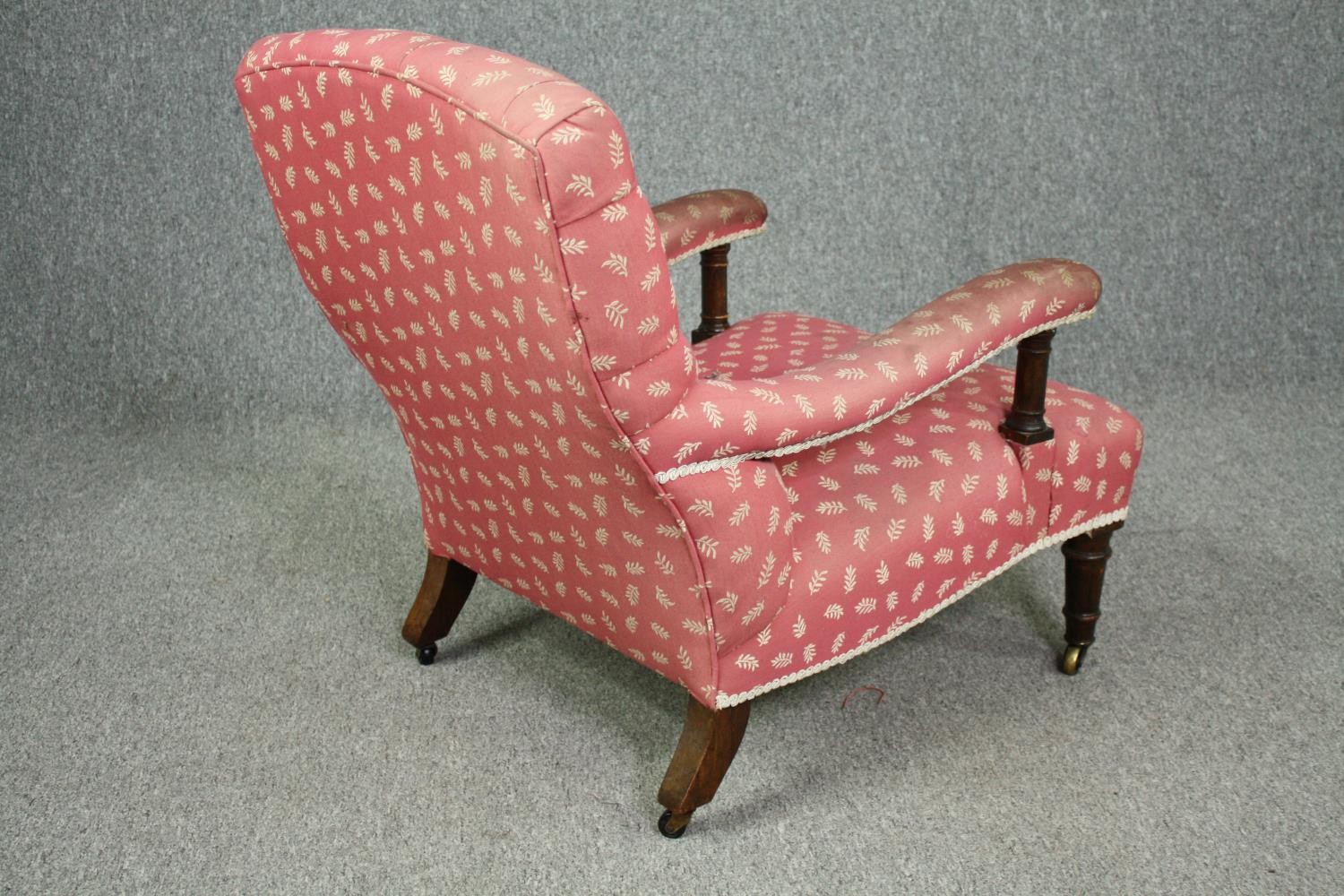 Armchair, 19th century mahogany framed in deep buttoned upholstery. H.79cm. - Image 3 of 5