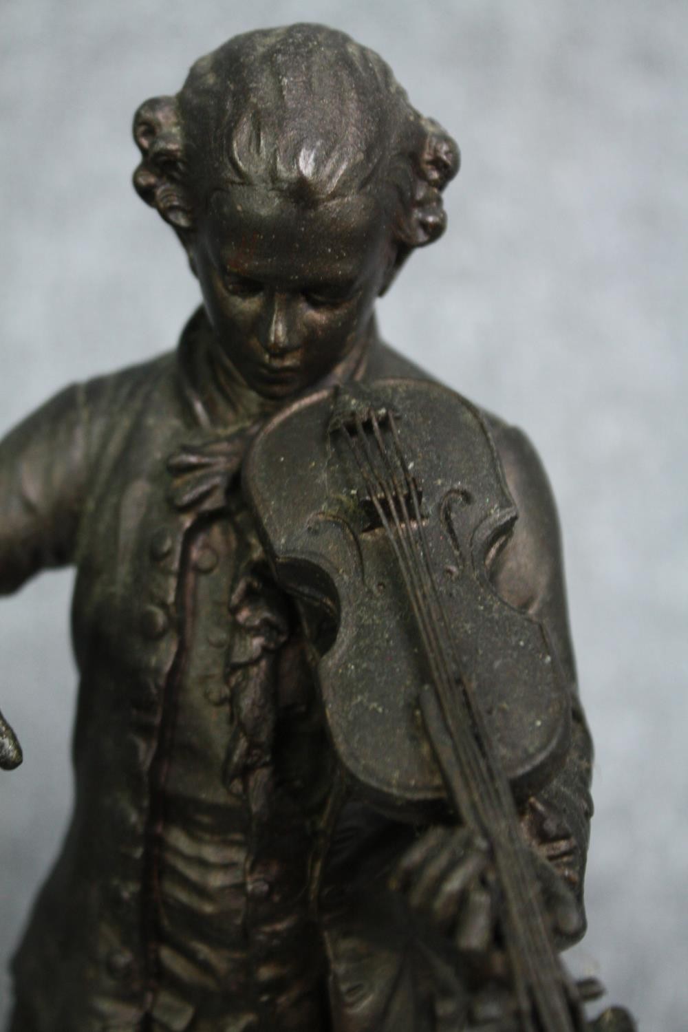 After Jean Louis Gregoire, a 20th century spelter figure: Mozart. spelter H.31cm. - Image 5 of 7