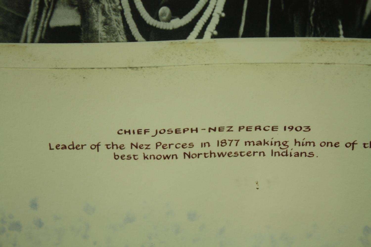 A pair of framed and glazed black and white photographs of Native American chiefs with inscription - Image 3 of 6