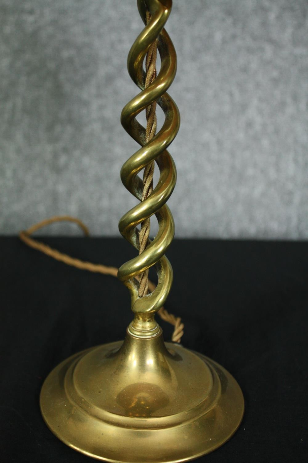 A collection of three table lamps, turned wood and brass. H.39cm. (largest). - Image 7 of 7