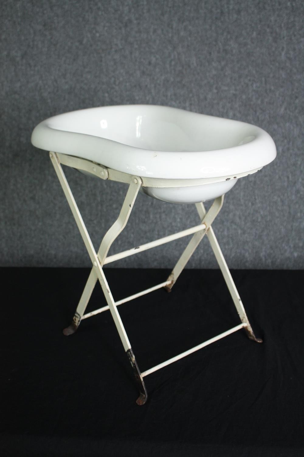 A late 19th century French porcelain baby or footbath on metal stand. H.44 W.50 D.29cm. - Image 3 of 7